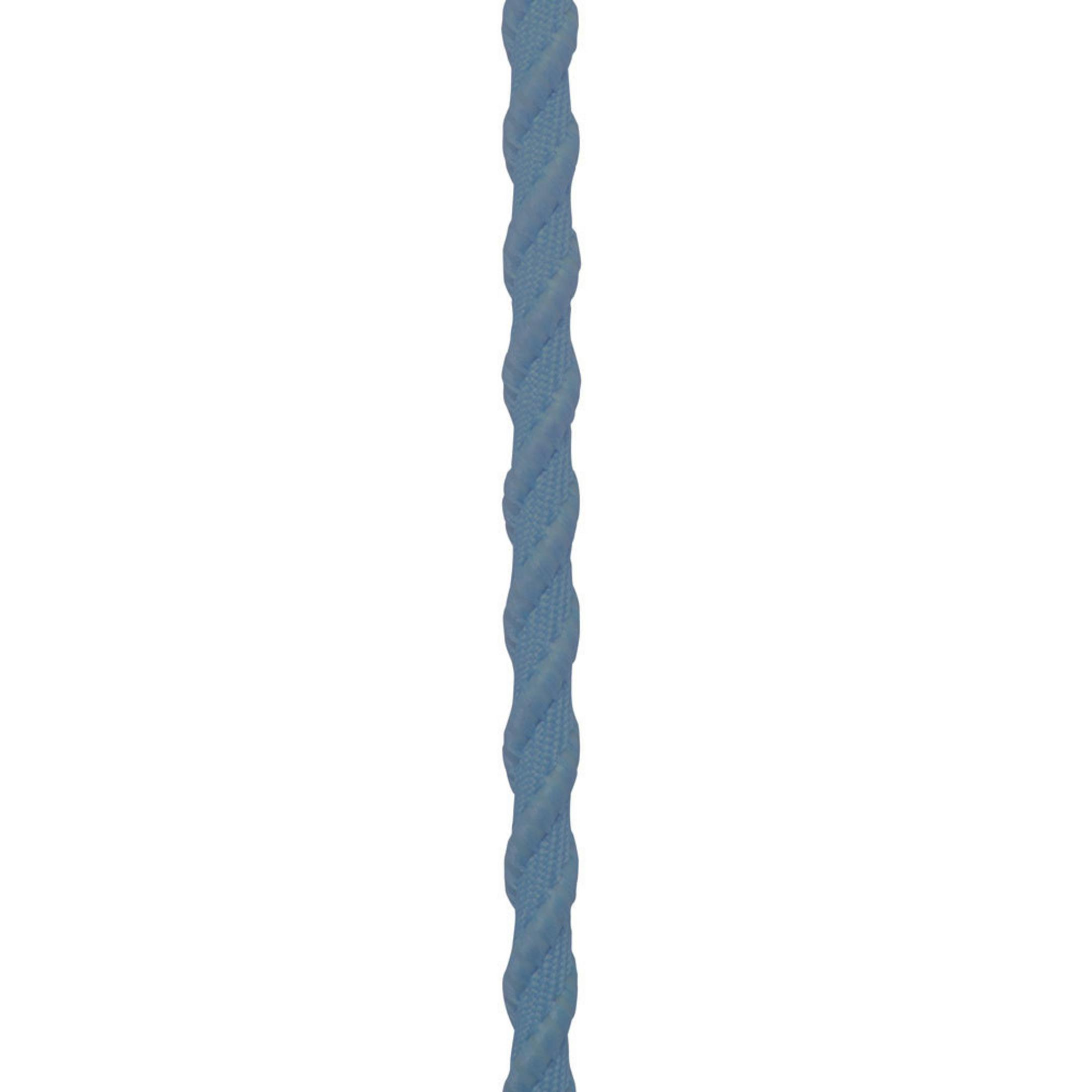 Un laccio blu attorcigliato su sfondo bianco.