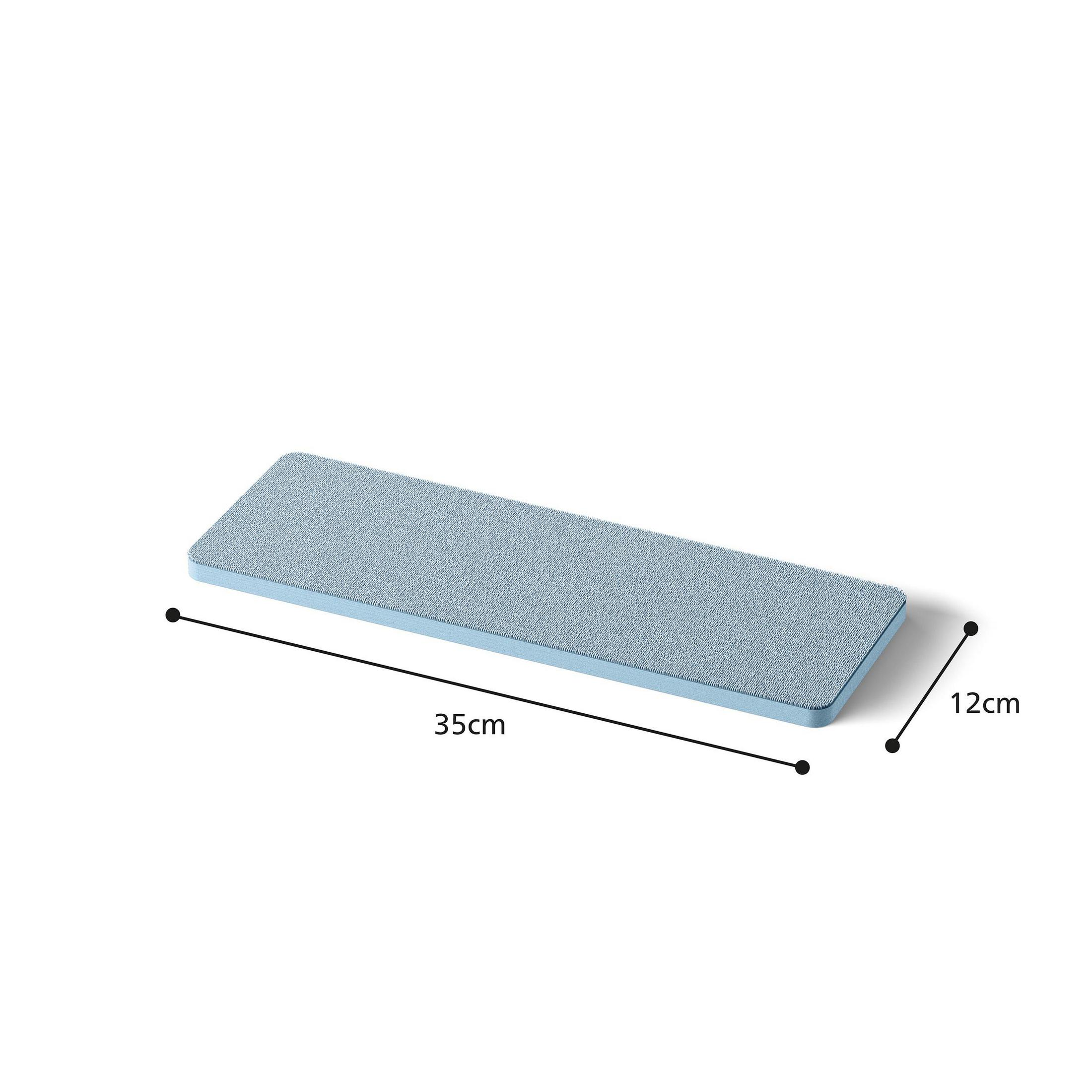 Un tappetino rettangolare azzurro misura 35 cm di lunghezza e 12 cm di larghezza.