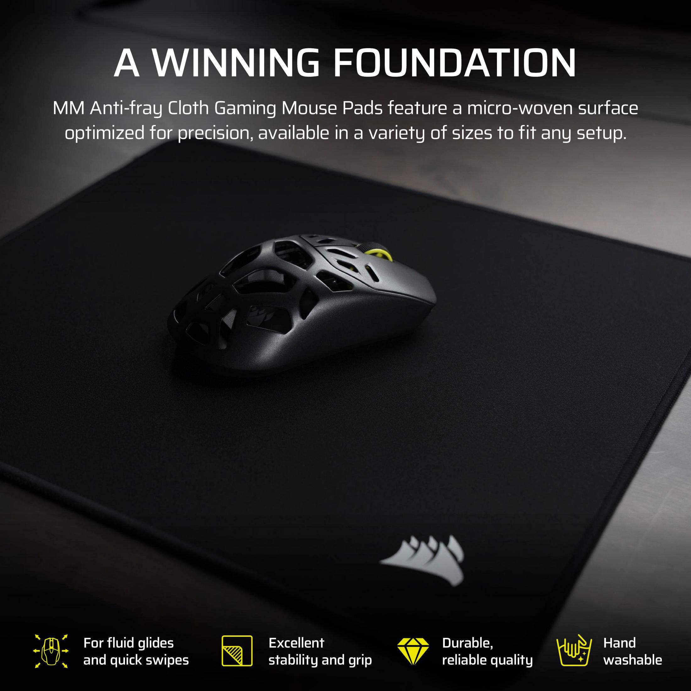 Schwarzes Mauspad mit einem schwarzen Gaming-Maus-Detail.