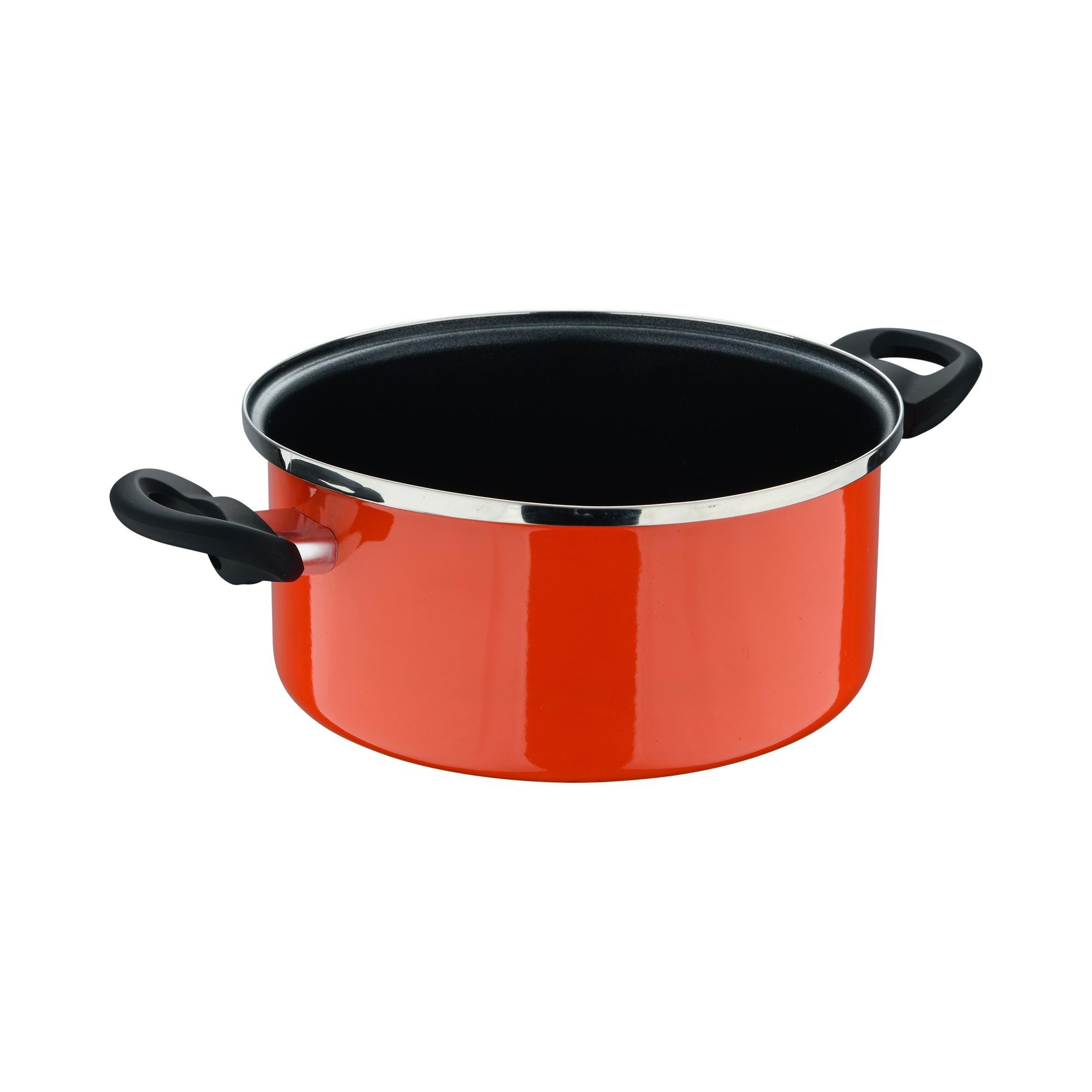 Una olla roja con asas negras sobre fondo blanco.