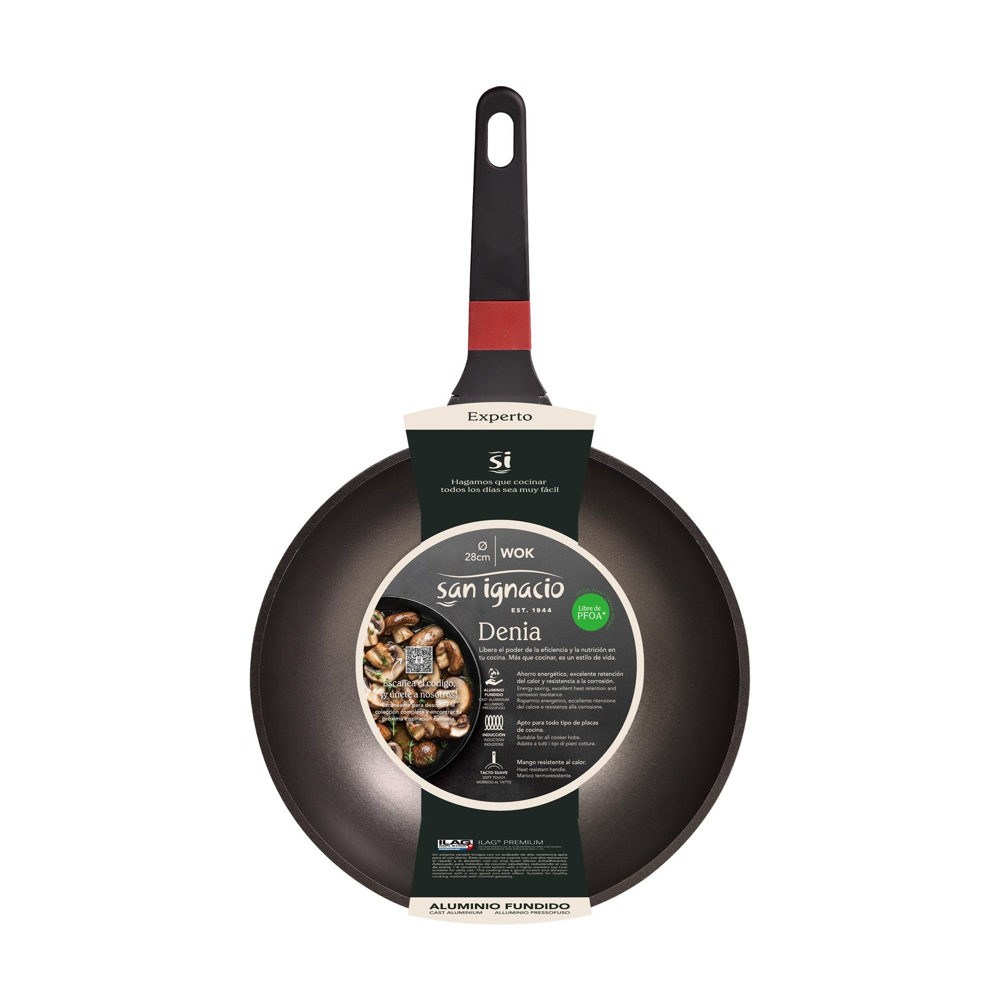 Un wok negro de 28cm con mango rojo y negro, sobre fondo blanco.