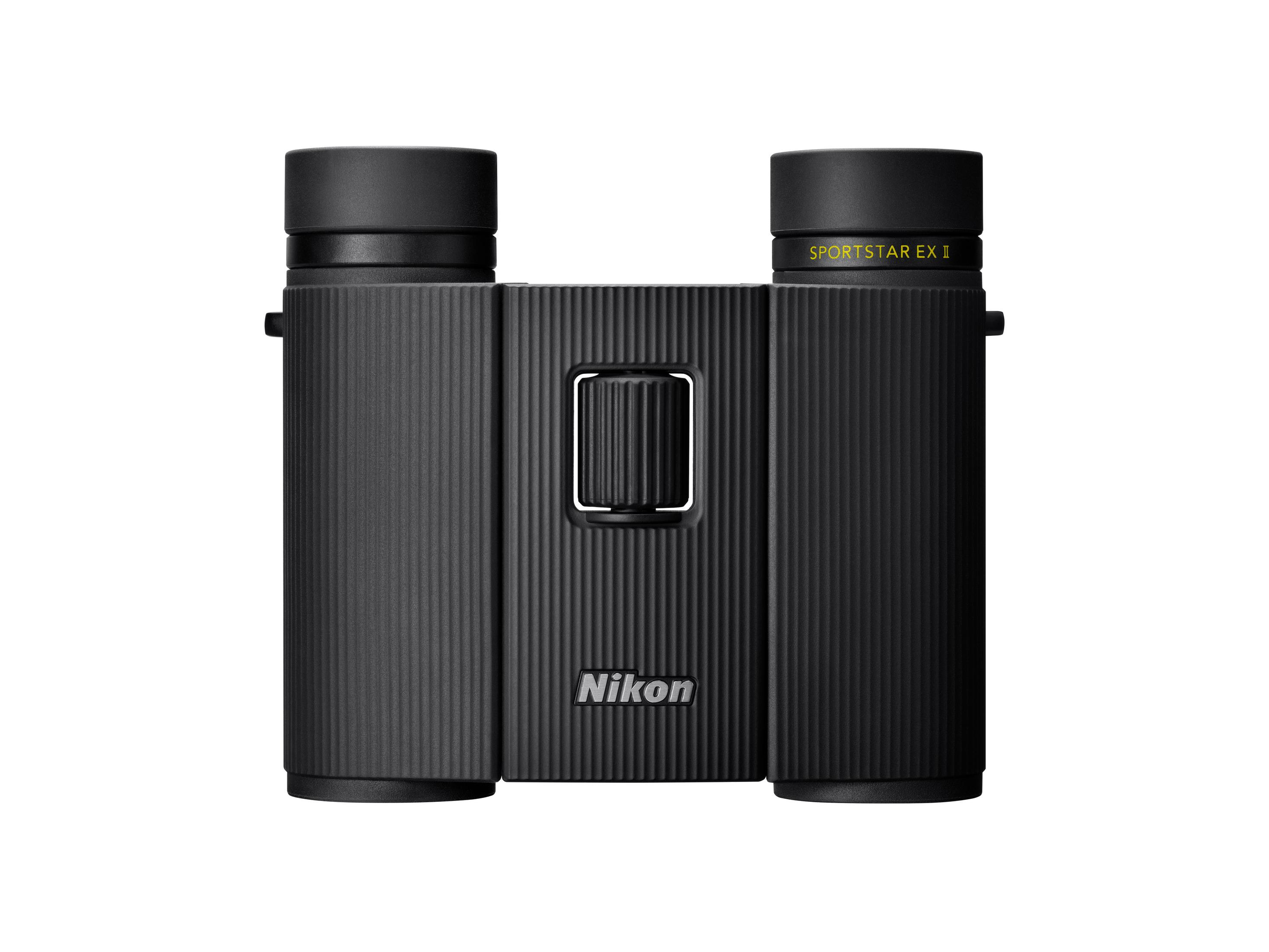 Schwarze Nikon Sportstar EX II Fernglas mit geriffelter Oberfläche und Fokussierrad.