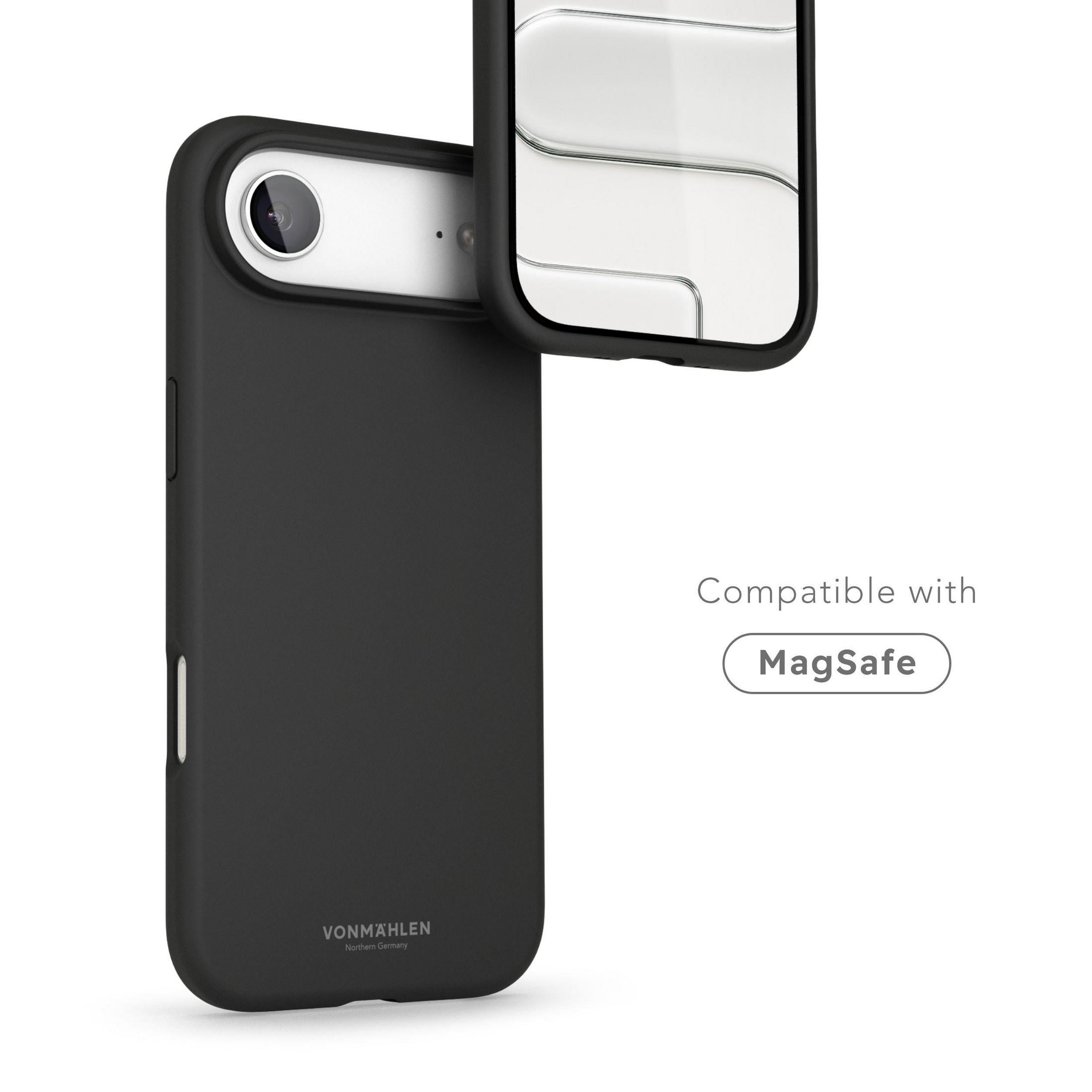 Schwarze Handyhülle mit MagSafe-Kompatibilität. Logo unten links.