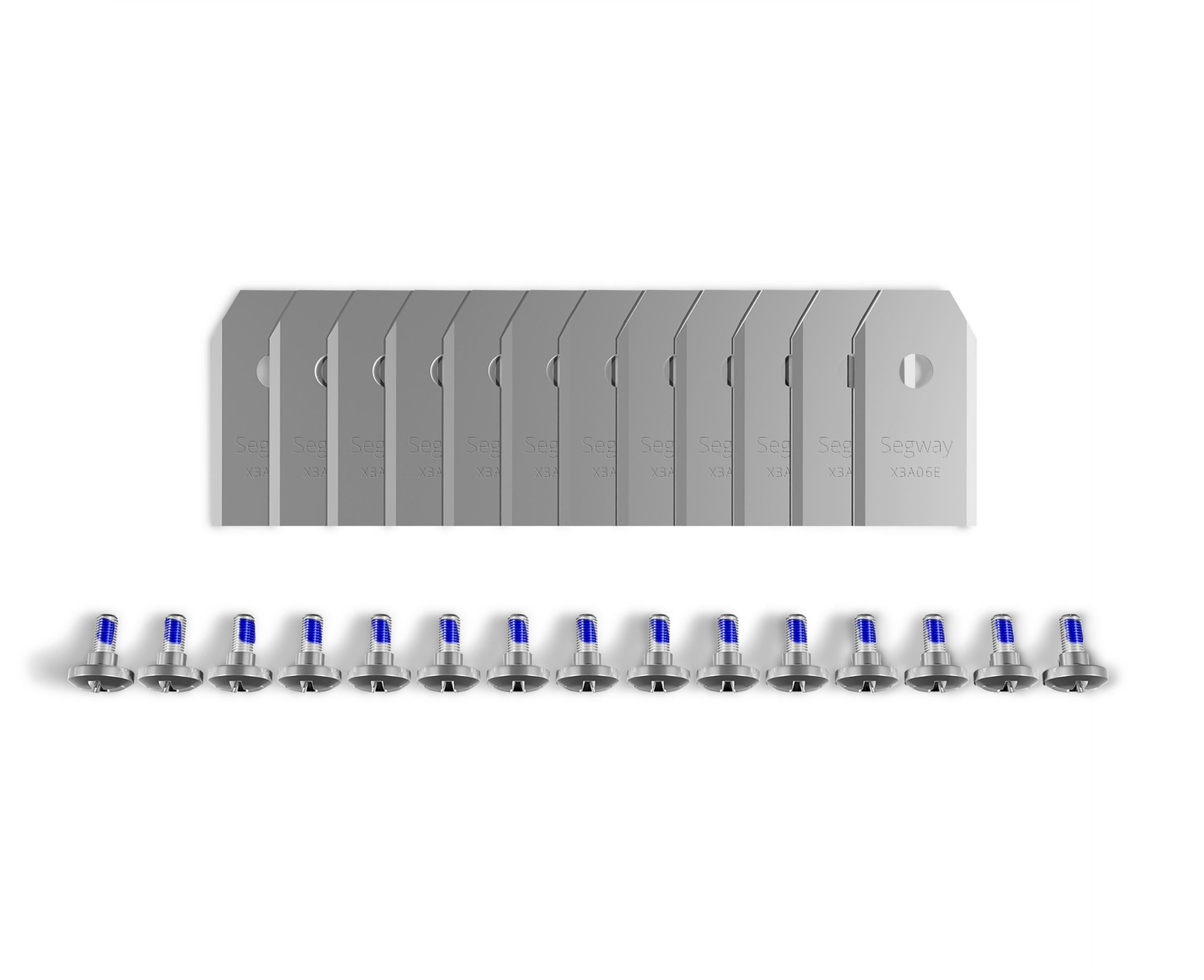 Diez cuchillas grises con tornillos azules debajo sobre fondo blanco.