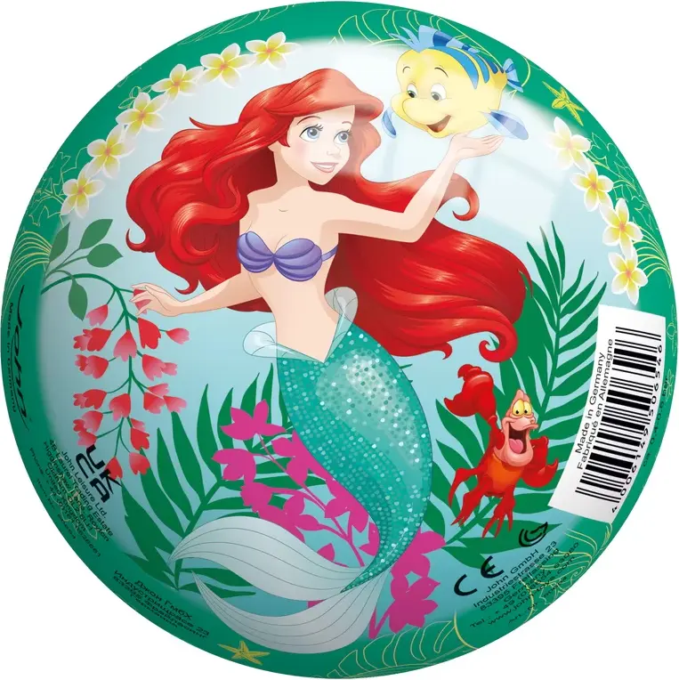 Ariel, Flounder i Sebastian na piłce z kwiatami i liśćmi.