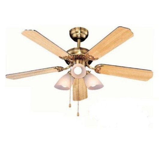 Un ventilador de techo con cinco aspas de madera y tres pantallas.