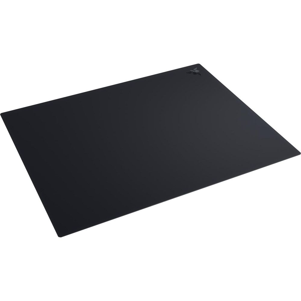 Schwarzes Mauspad mit Razer-Logo in der oberen rechten Ecke.