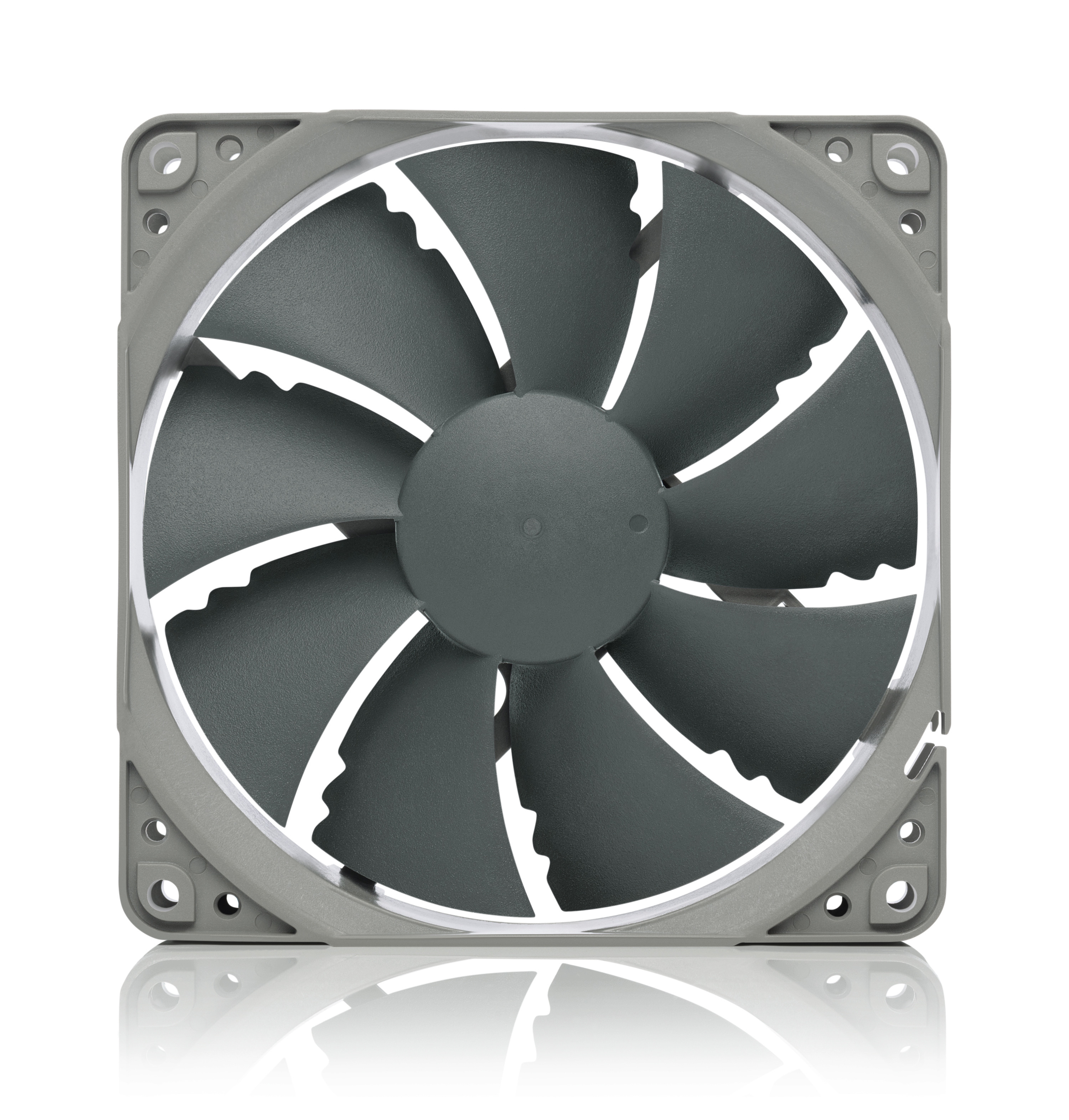 Ventola per computer grigia con nove pale scure su sfondo bianco.
