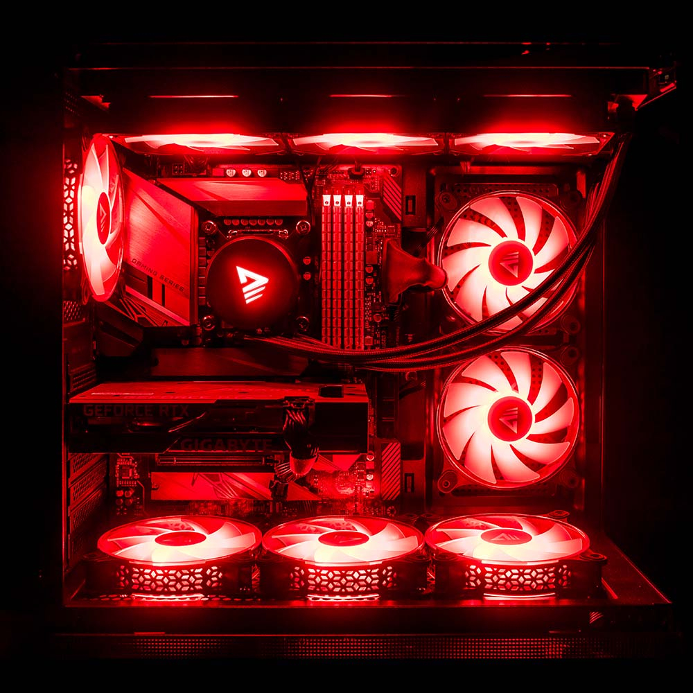 Ein Computergehäuse mit roter LED-Beleuchtung, die die internen Komponenten beleuchtet.