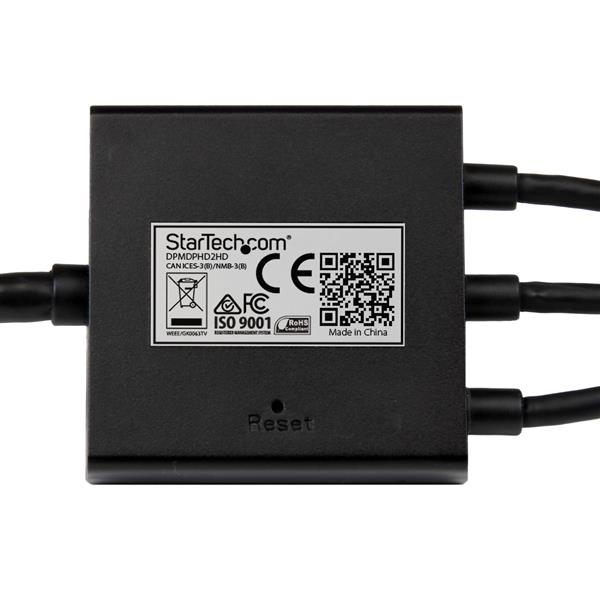 Dispositivo StarTech.com negro con etiquetas y cables.