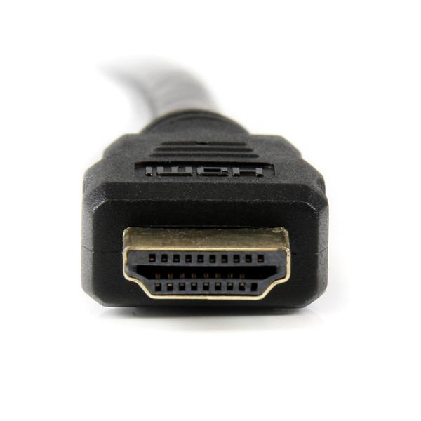 Primer plano de un conector HDMI negro con la palabra HDMI visible en la parte superior.