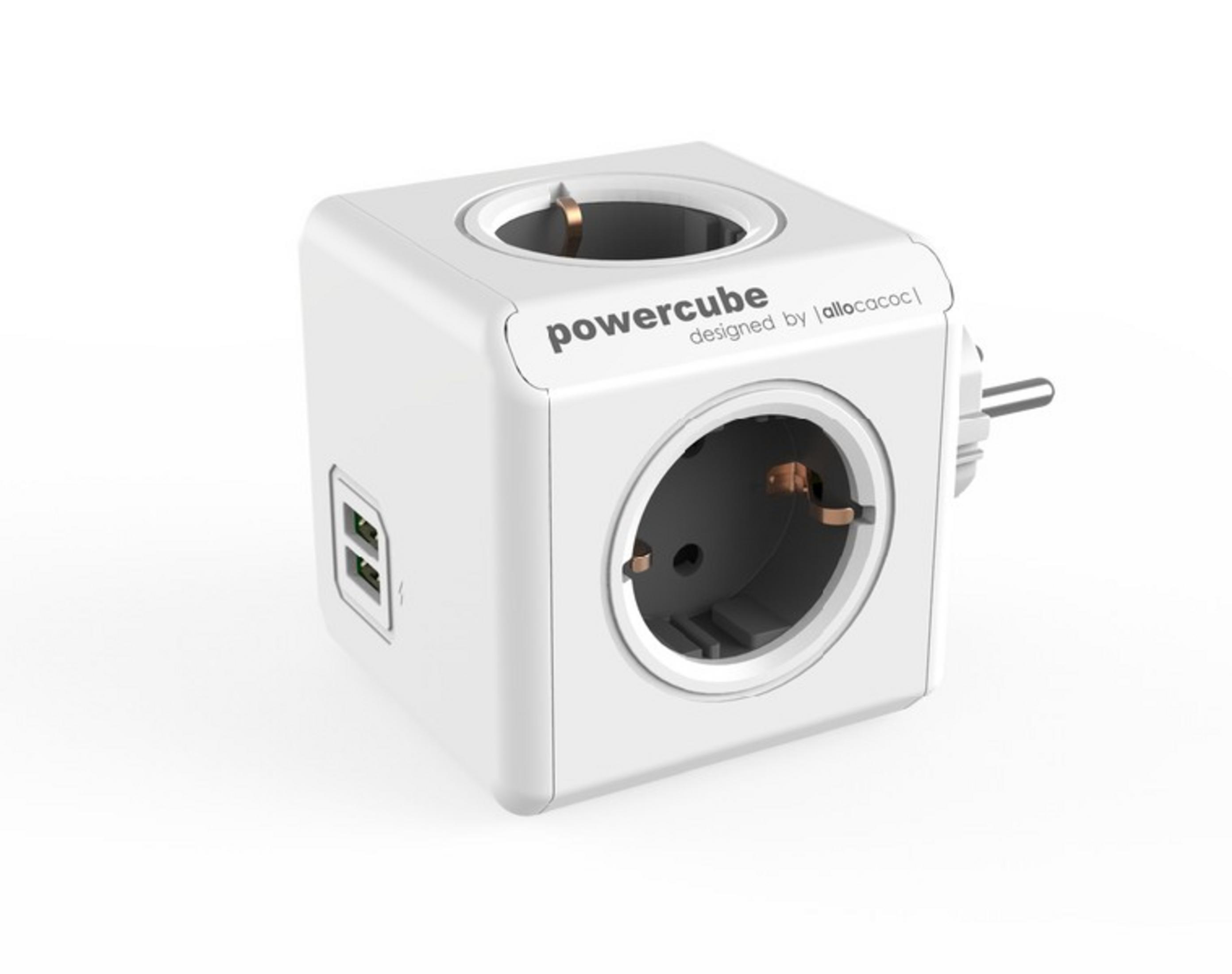 Un Powercube bianco con prese e porte USB su sfondo bianco.