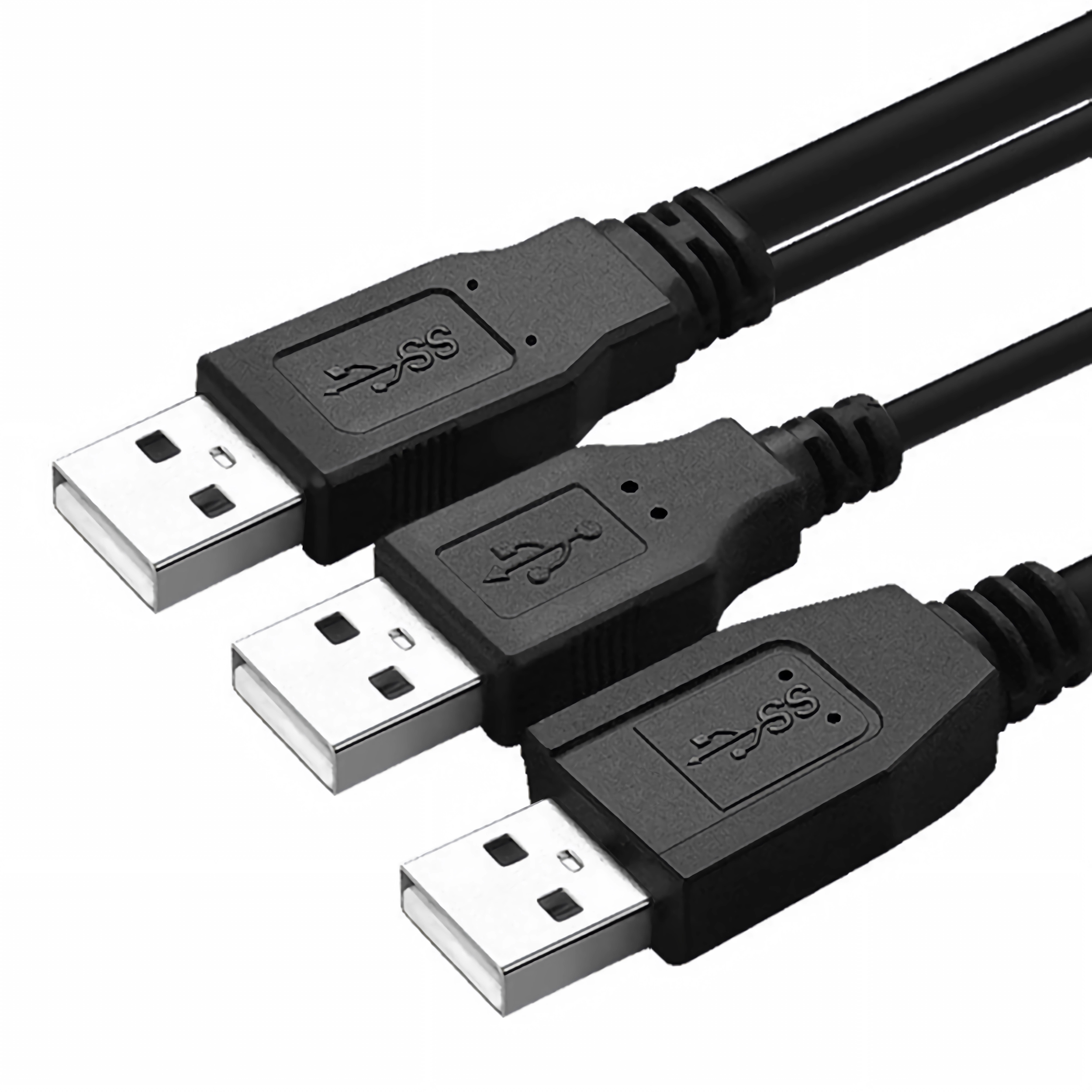 Drei schwarze USB-Kabel mit silbernen Anschlüssen auf weißem Hintergrund.