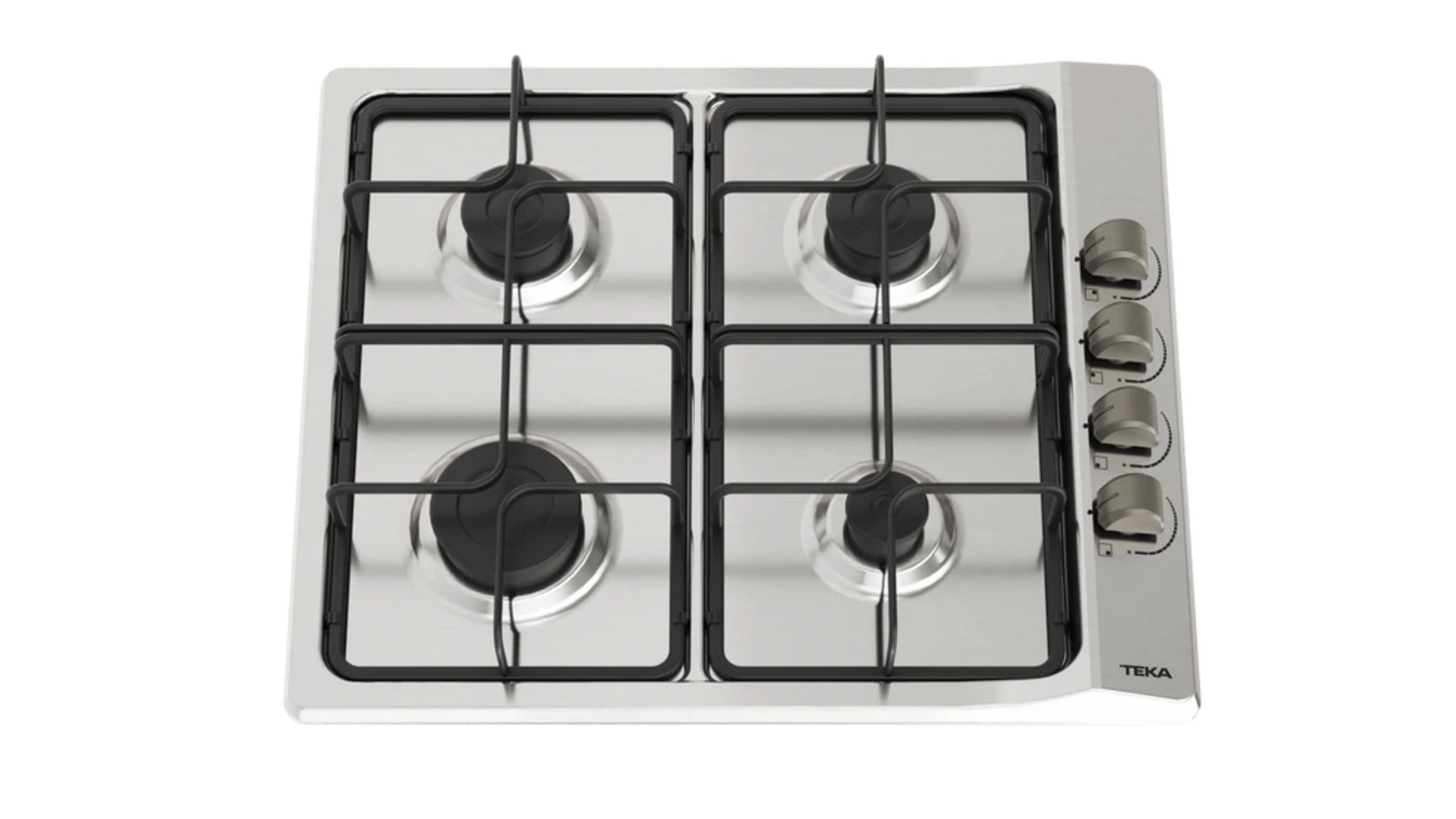 Una encimera de gas plateada de 4 quemadores con quemadores negros.