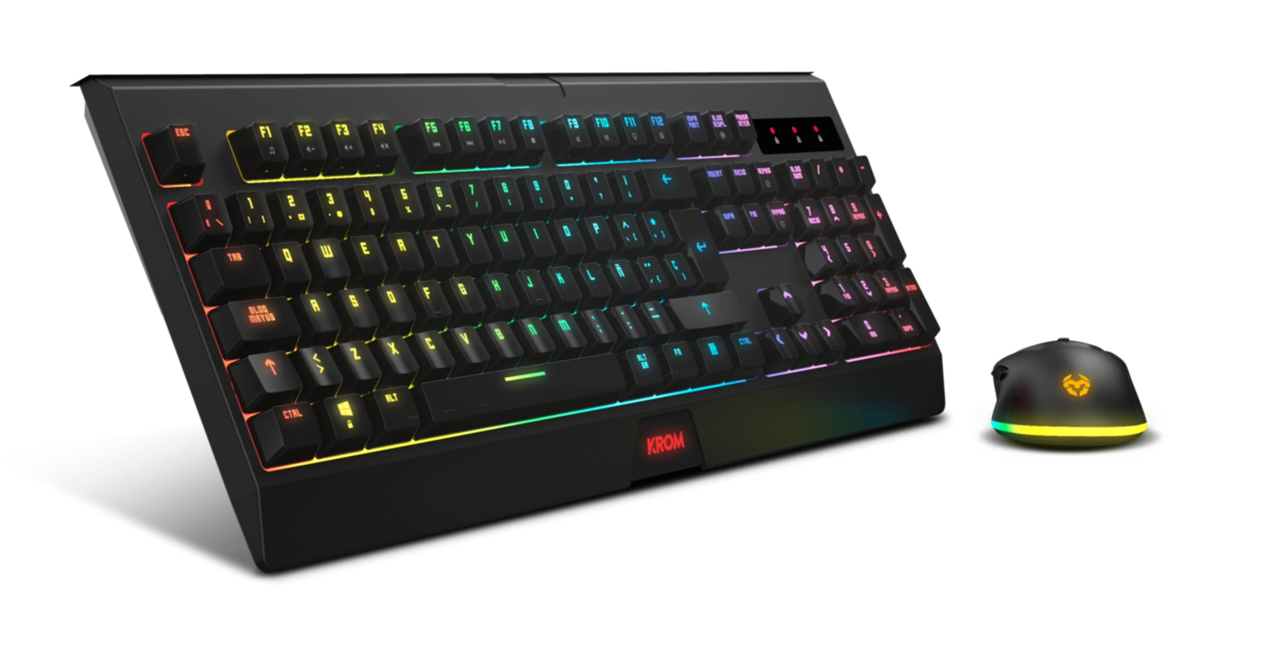 Tastiera nera con illuminazione RGB e un mouse accanto.