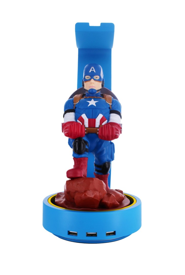Statua di Captain America su supporto blu con porte USB.