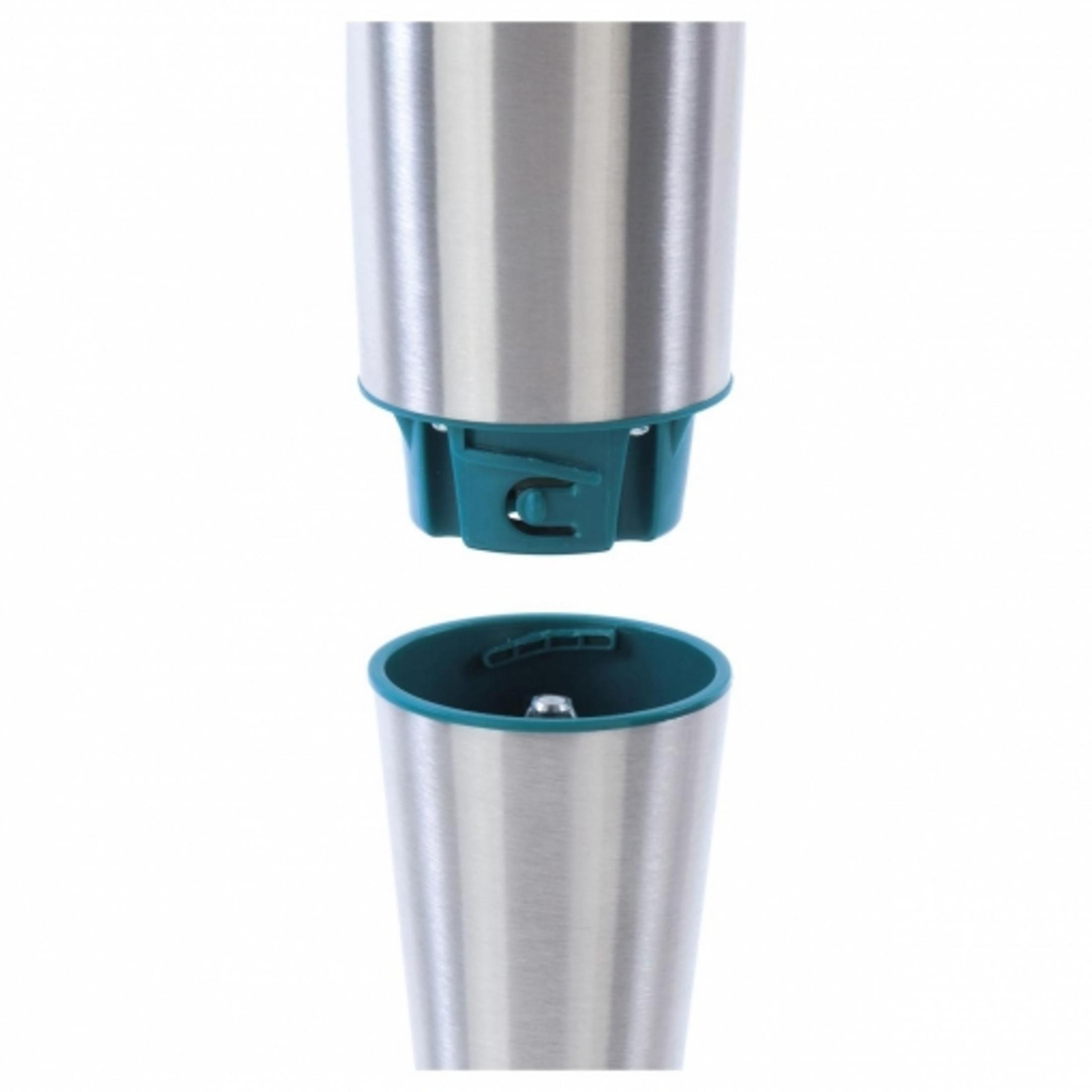 Dos vasos de acero inoxidable con inserciones turquesas, separados entre sí.