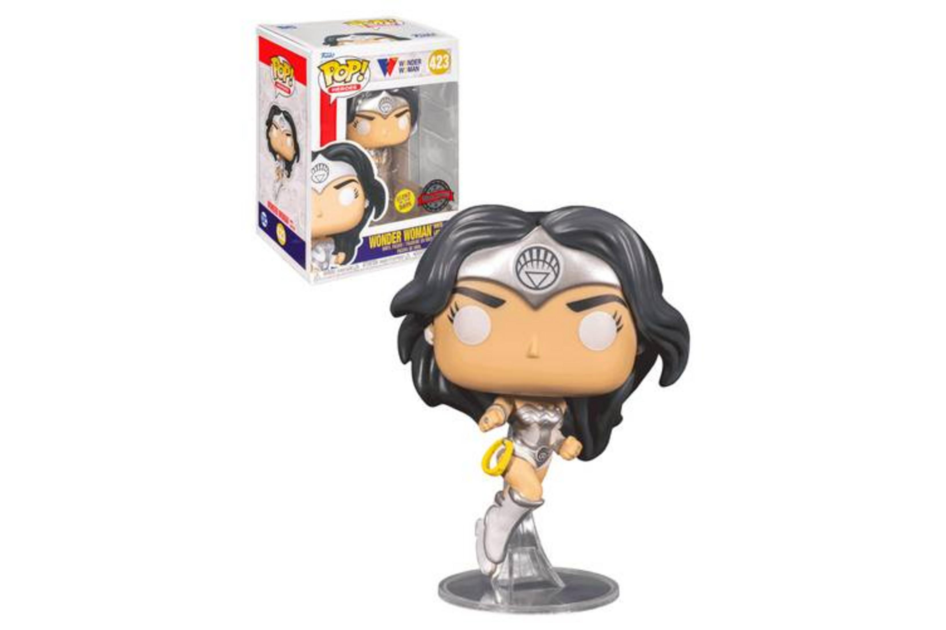 Una figura Funko Pop de Wonder Woman con armadura plateada y cabello negro.