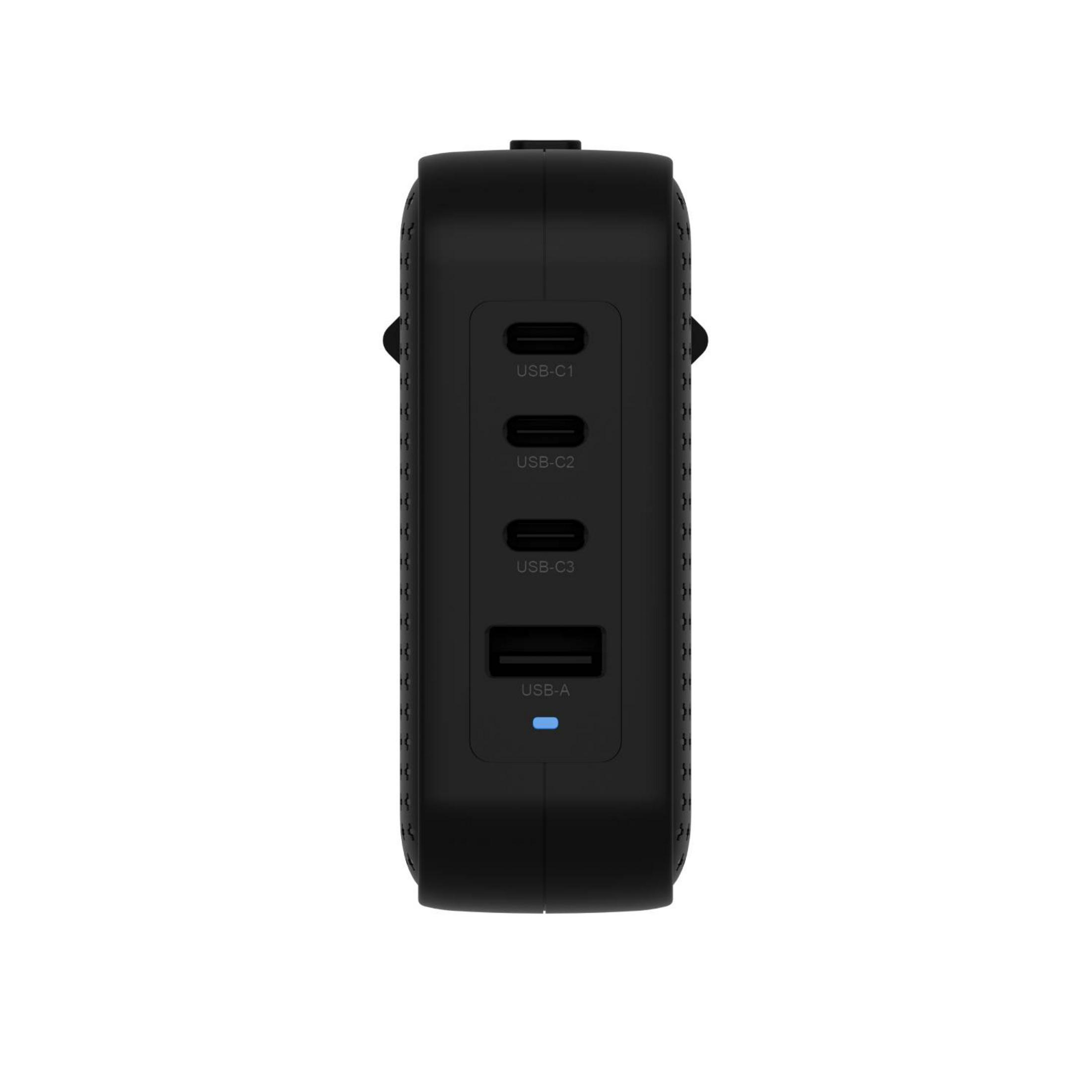 Cargador negro con 3 puertos USB-C y 1 USB-A, luz azul encendida.