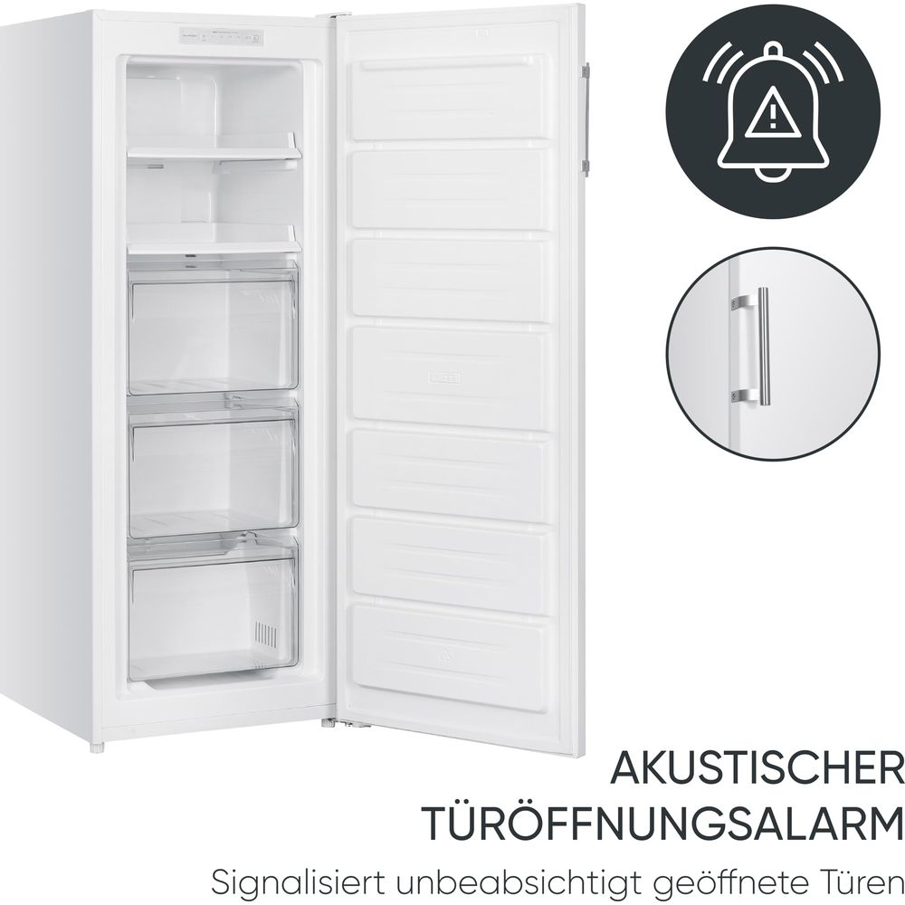 Un congelatore verticale bianco con la porta aperta, che mostra gli scomparti.