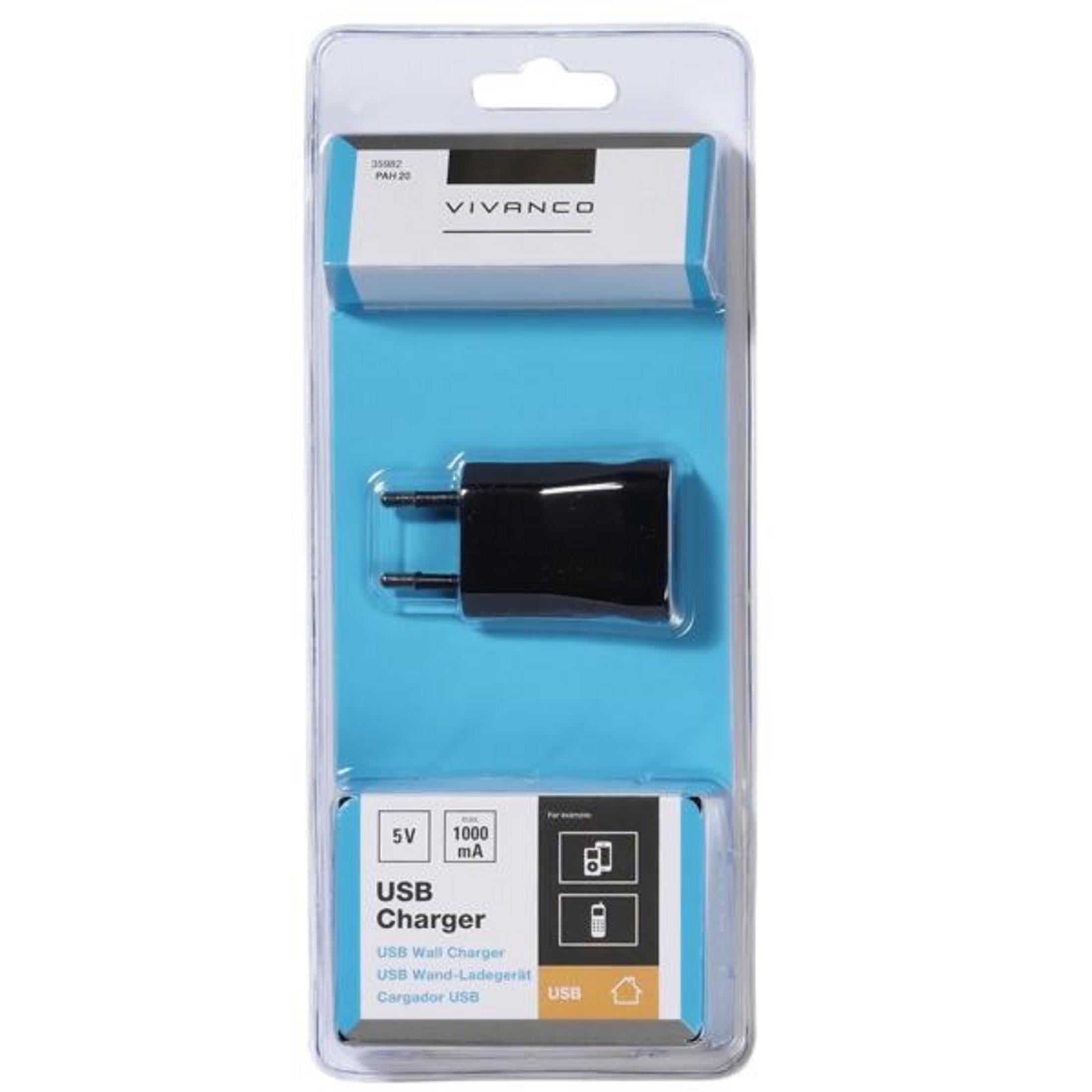 Adaptador de cargador USB negro empaquetado con logo VIVANCO.