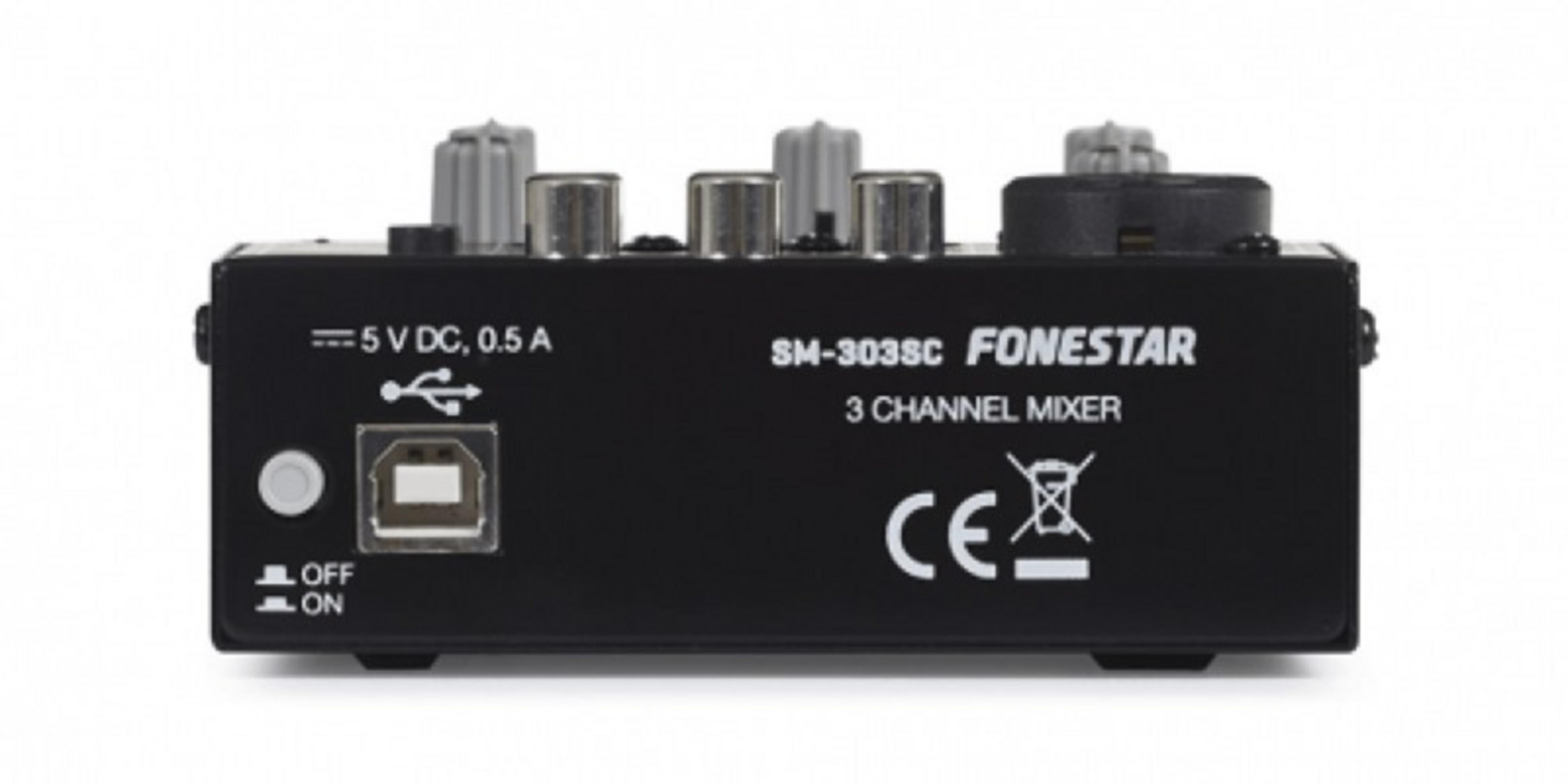 Mezclador negro de 3 canales con puerto USB, perillas y etiquetas.