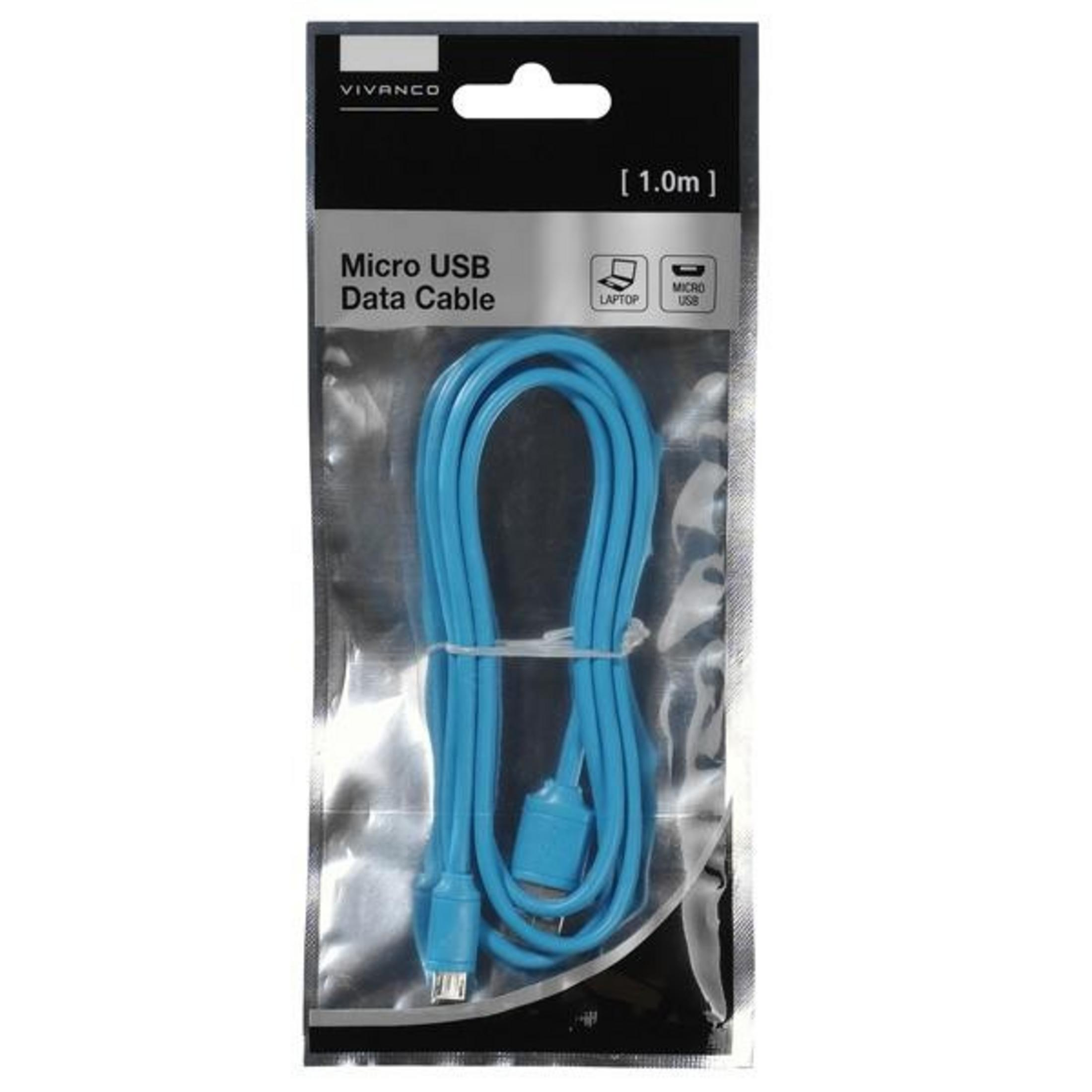 Ein blaues Micro-USB-Datenkabel in Verpackung, 1 Meter lang.