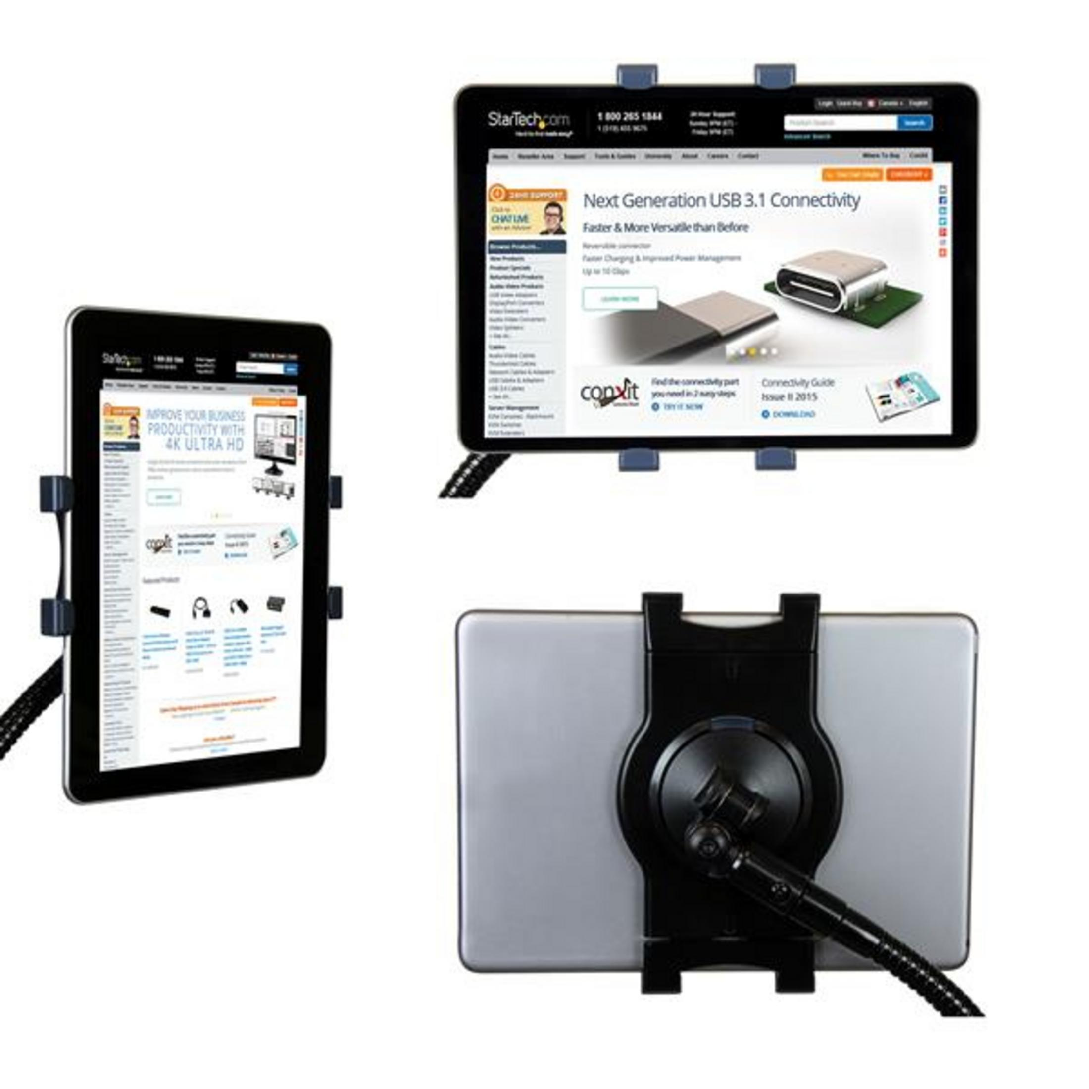 Drei Tablethalterungen mit Tablets, die Webseiten mit technischem Inhalt anzeigen.