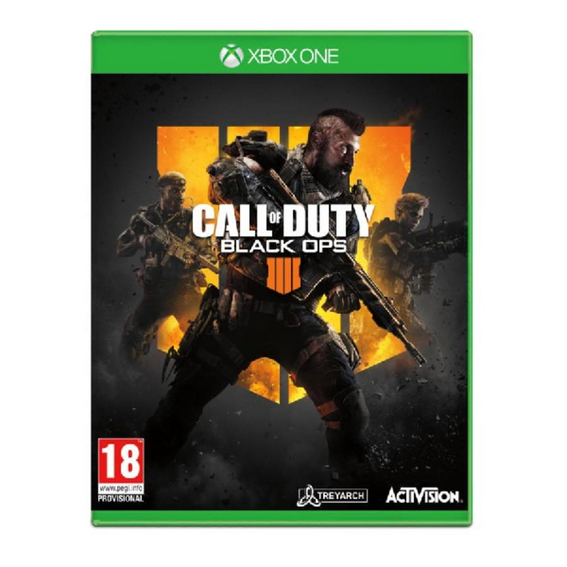 Copertina Xbox One Call of Duty: Black Ops 4 con soldati e fuoco.