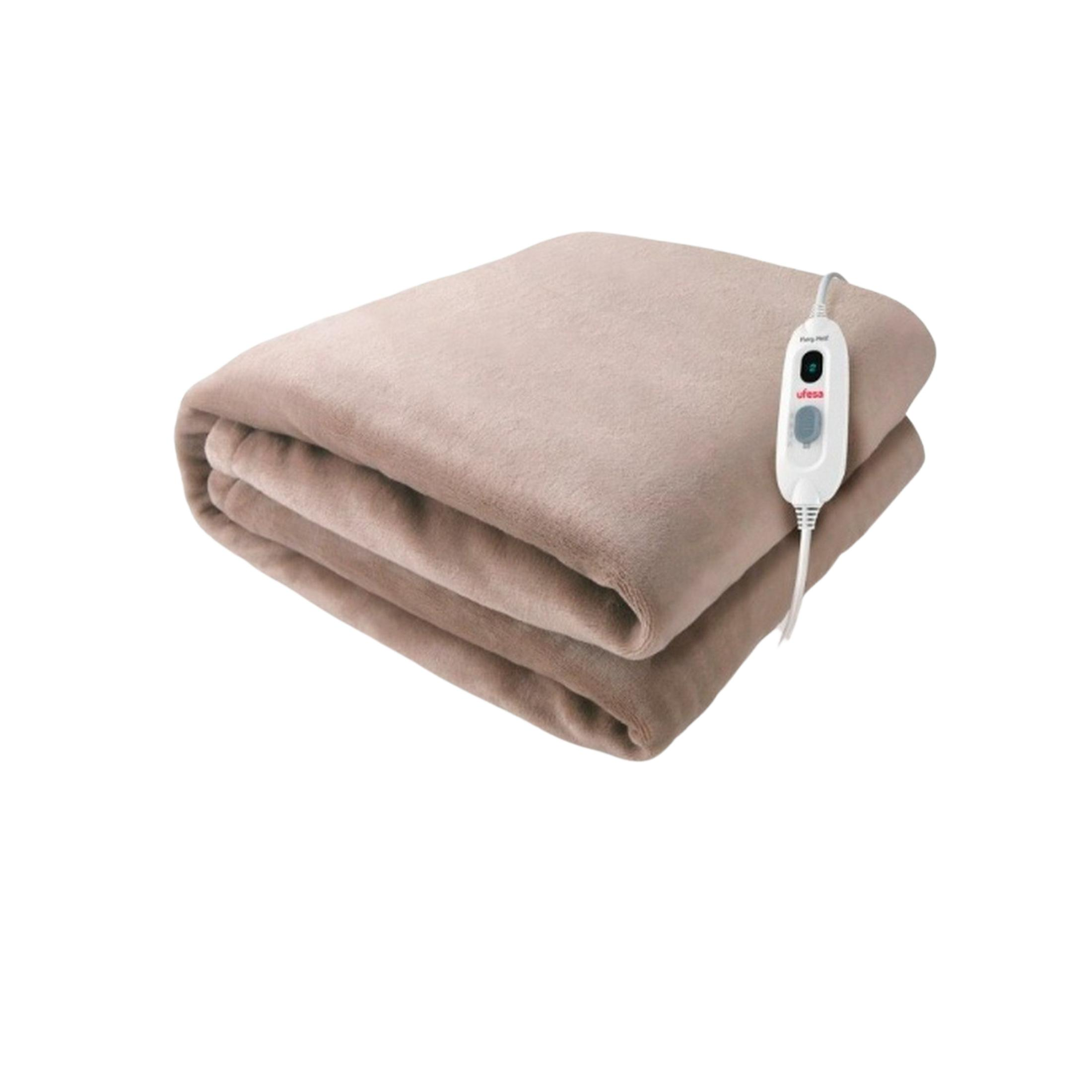 Una manta eléctrica beige doblada, con unidad de control y cable blancos.
