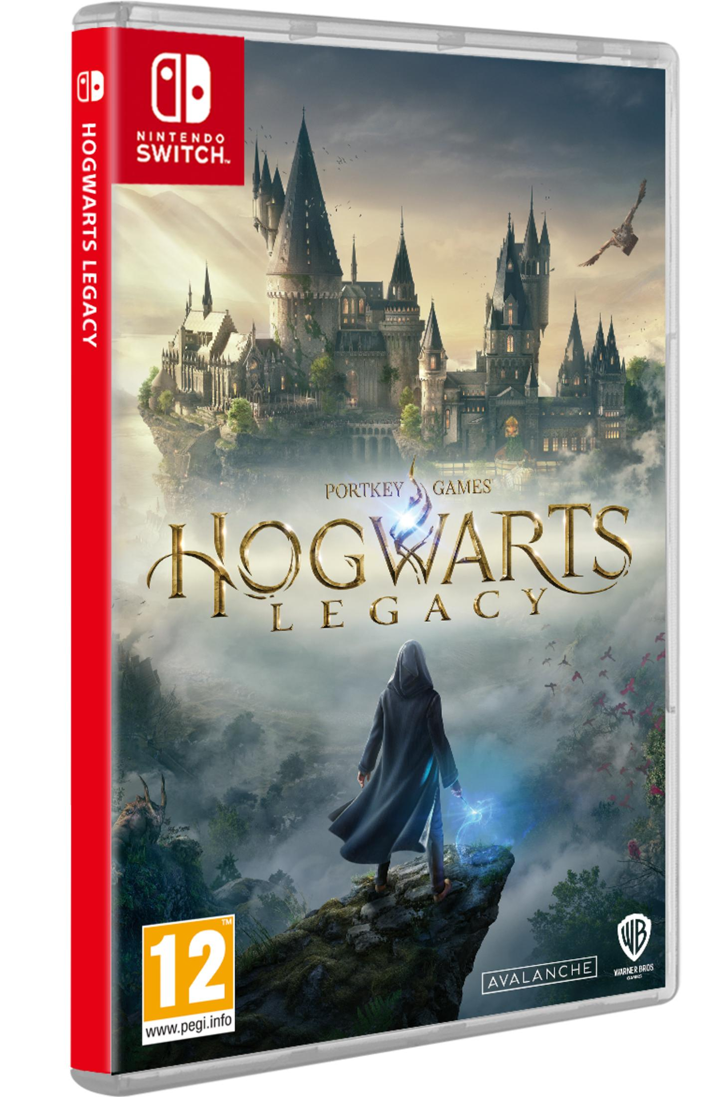 Copertina del gioco Hogwarts Legacy: Una figura incappucciata su una scogliera con vista sul castello di Hogwarts.