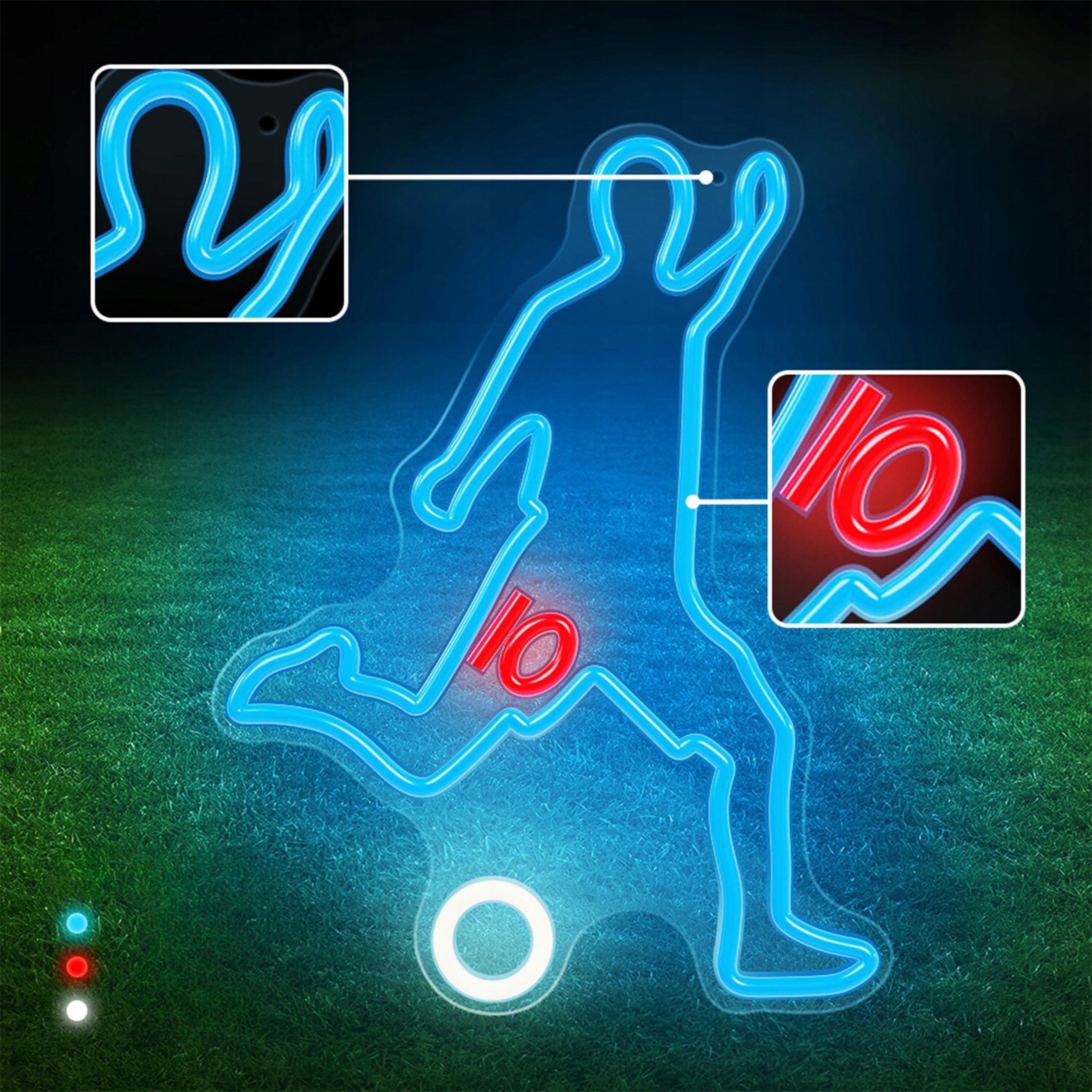 Una silueta de futbolista de neón azul con '10' rojo sobre césped.