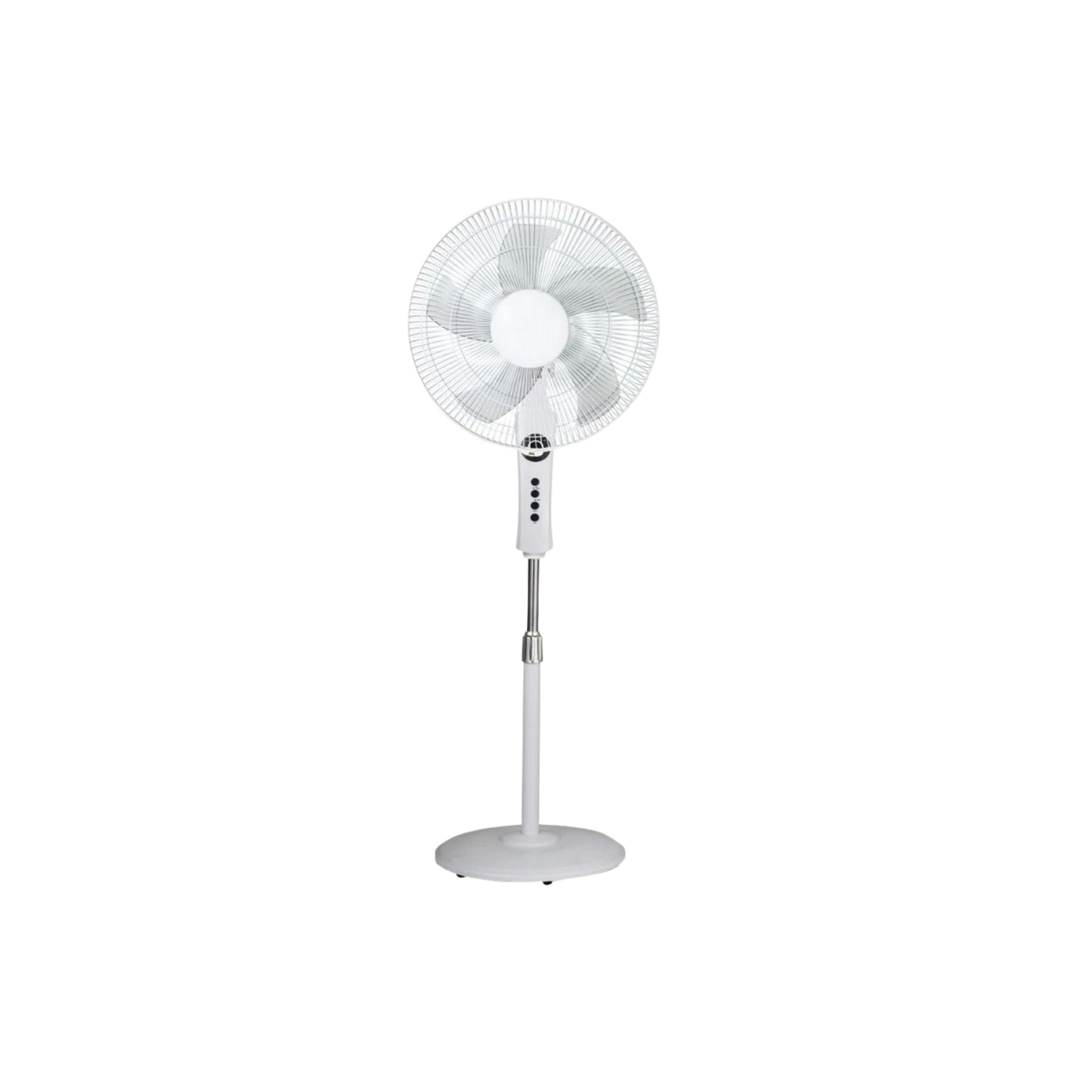 Un ventilador de pie blanco con barras transversales y panel de control.