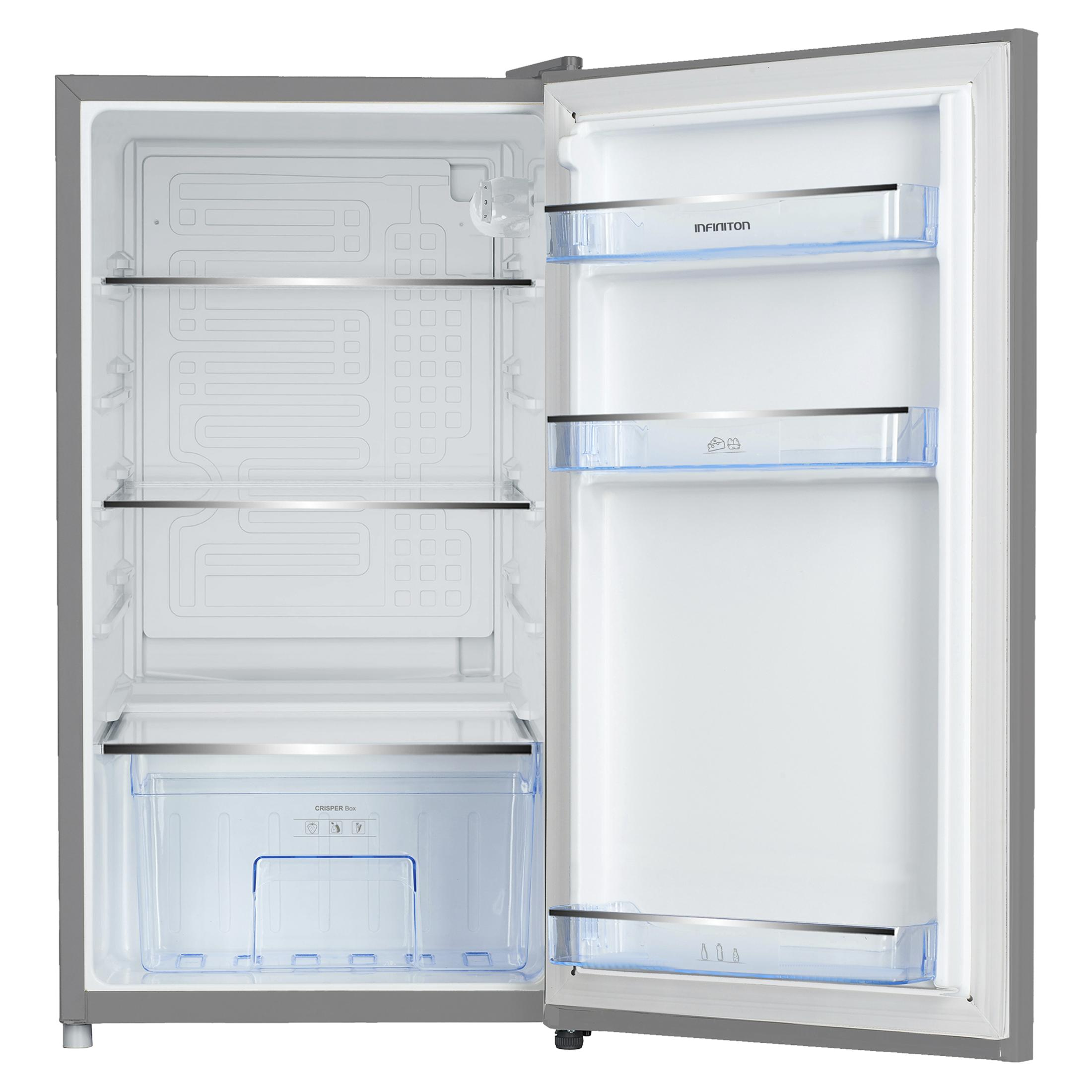 Un refrigerador abierto y vacío con exterior plateado y estantes de cristal.