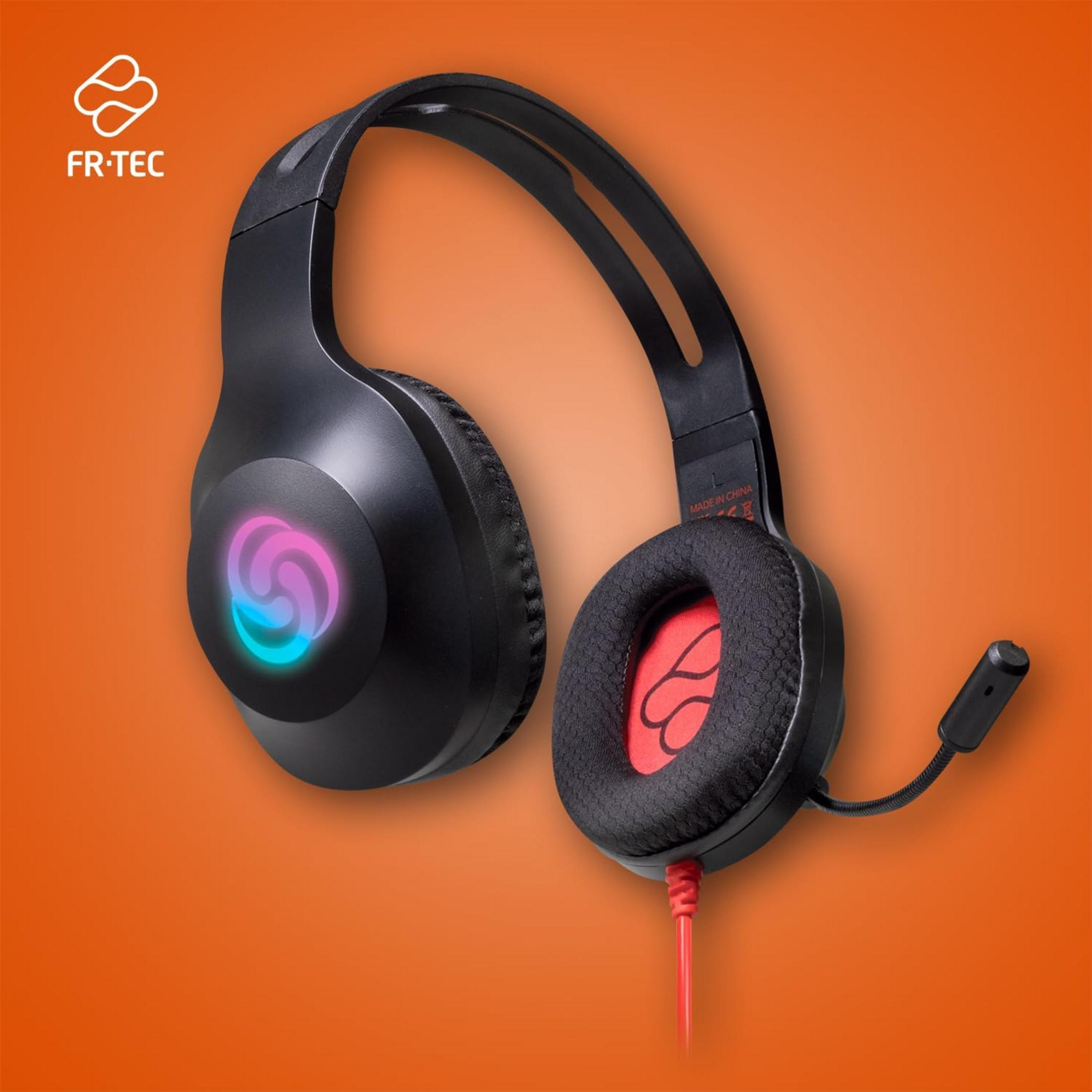Cuffie nere con microfono e logo illuminato su sfondo arancione.