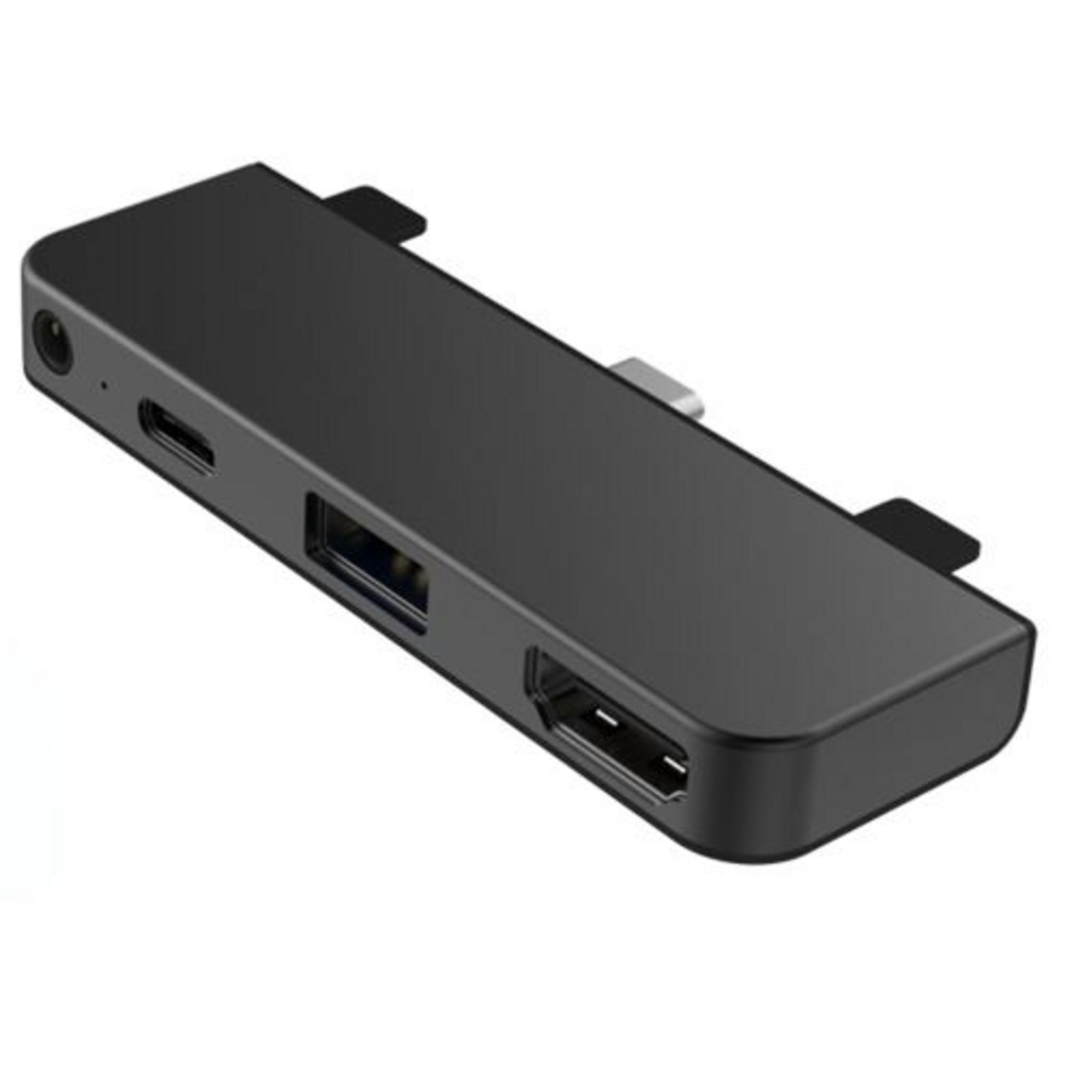 Un hub USB-C nero con porte HDMI, USB-A e USB-C.
