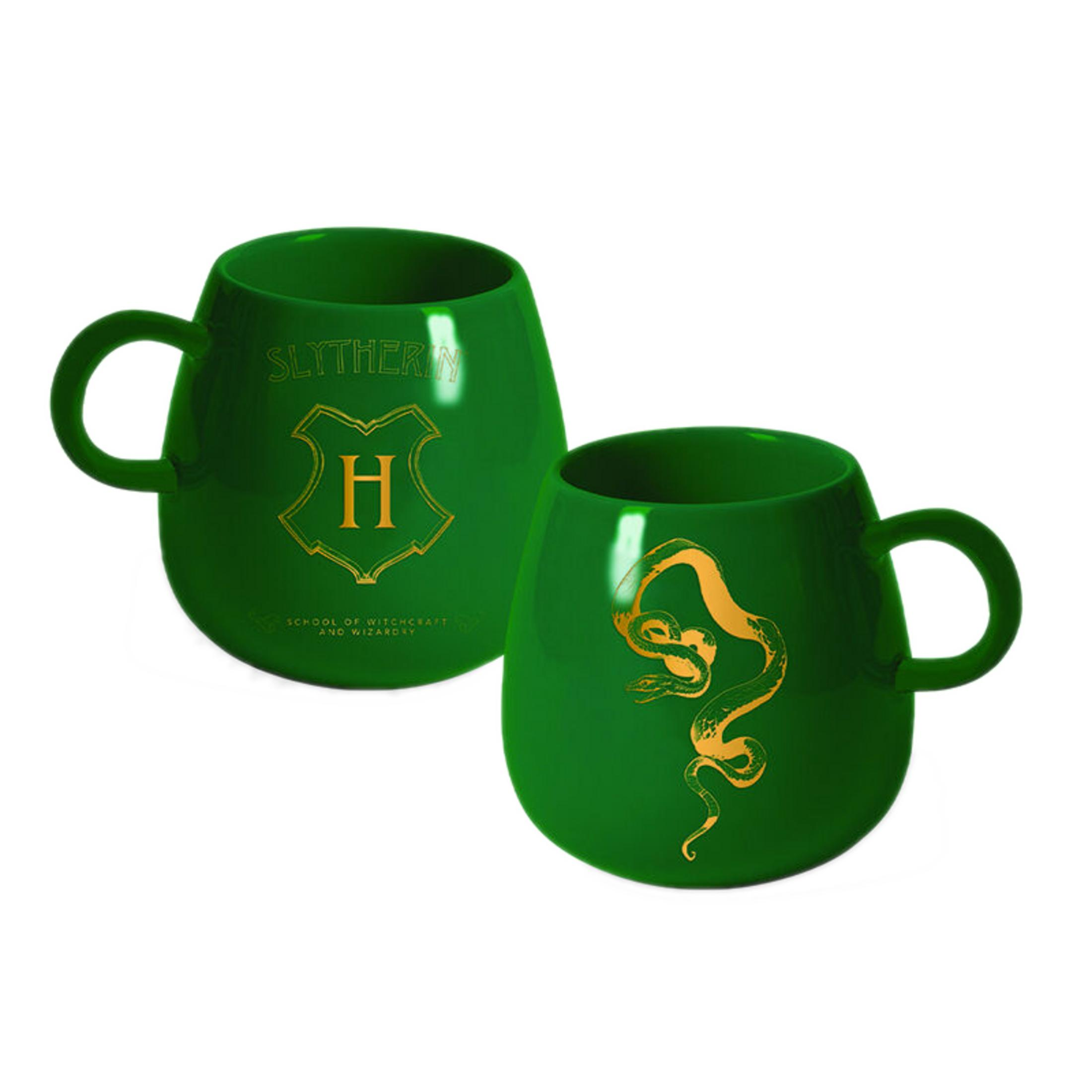 Dos tazas verdes con emblema de Slytherin y una serpiente.