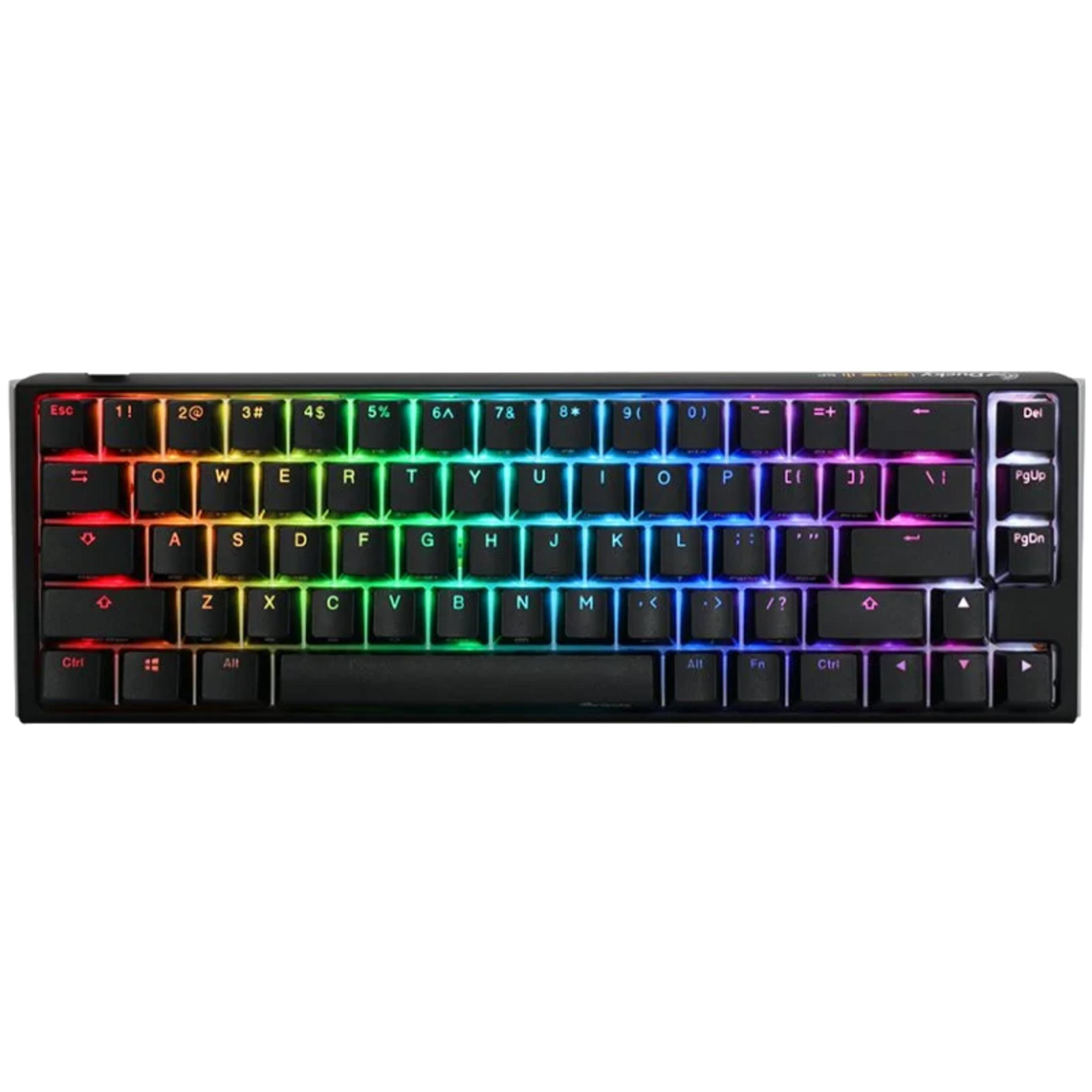 Una tastiera meccanica nera con retroilluminazione RGB è mostrata dall'alto.
