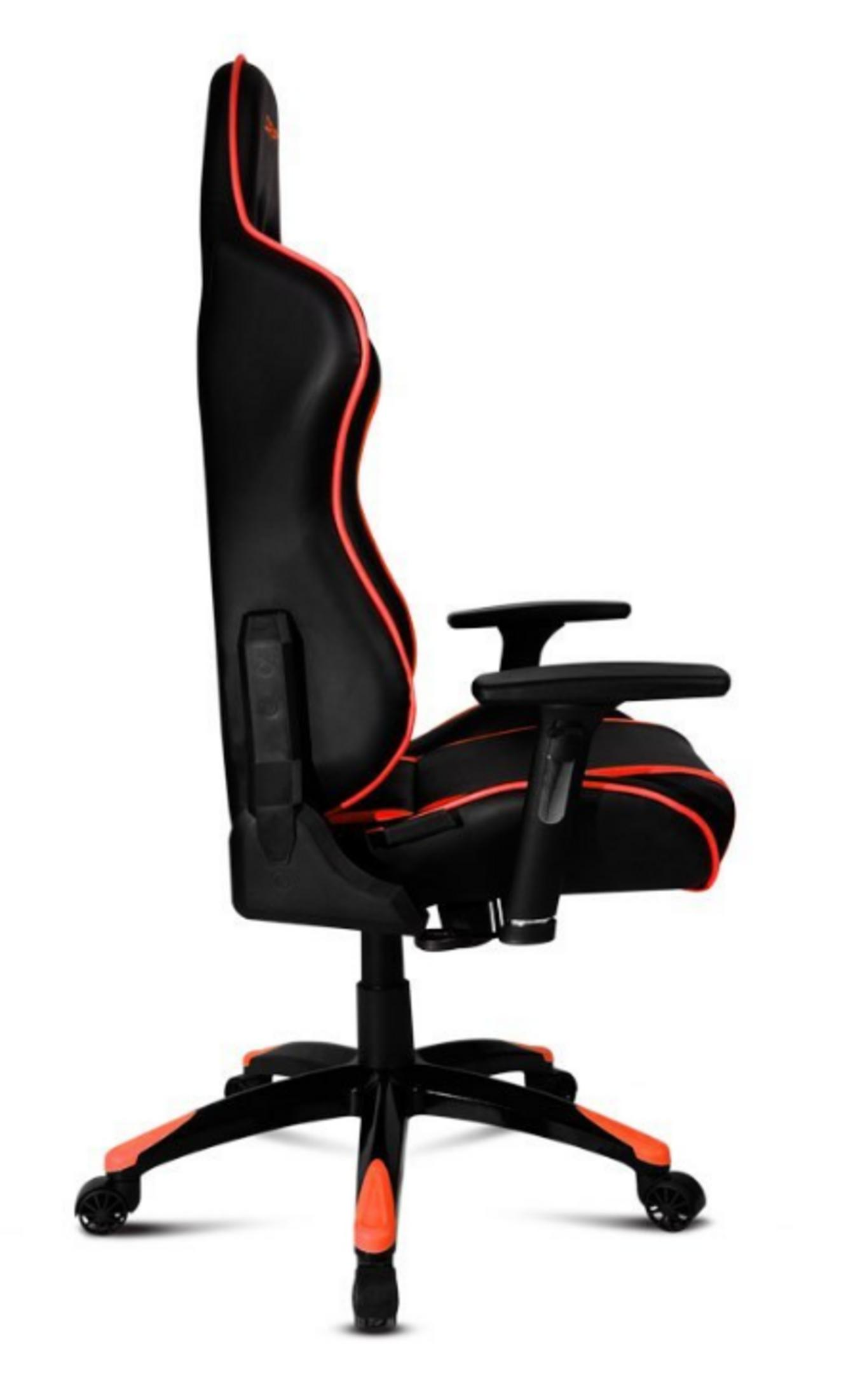 Una silla gamer negra con detalles rojos, vista de lado.