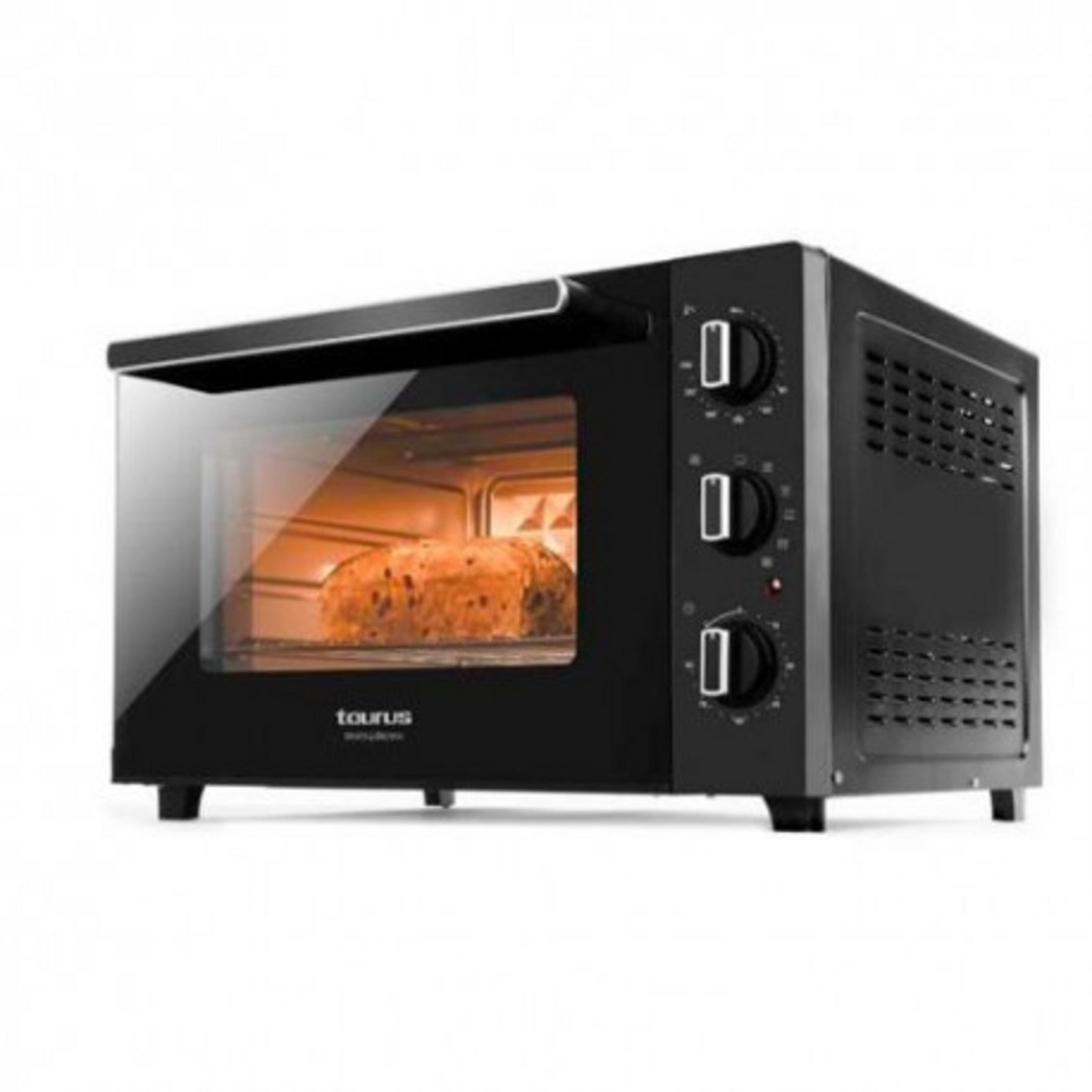 Un forno compatto nero con pane all'interno, su sfondo bianco.