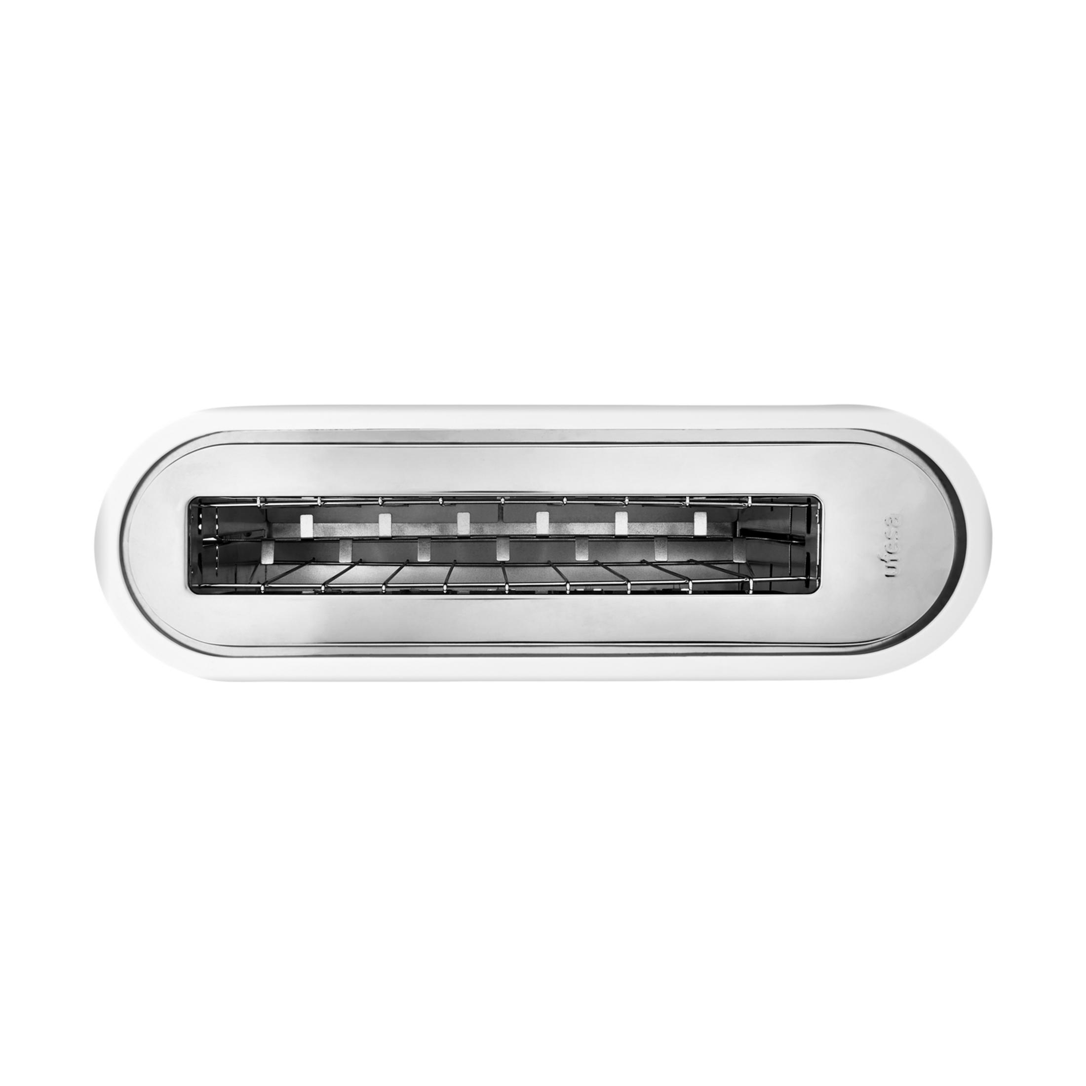 Una tostadora blanca con dos ranuras y detalles plateados.