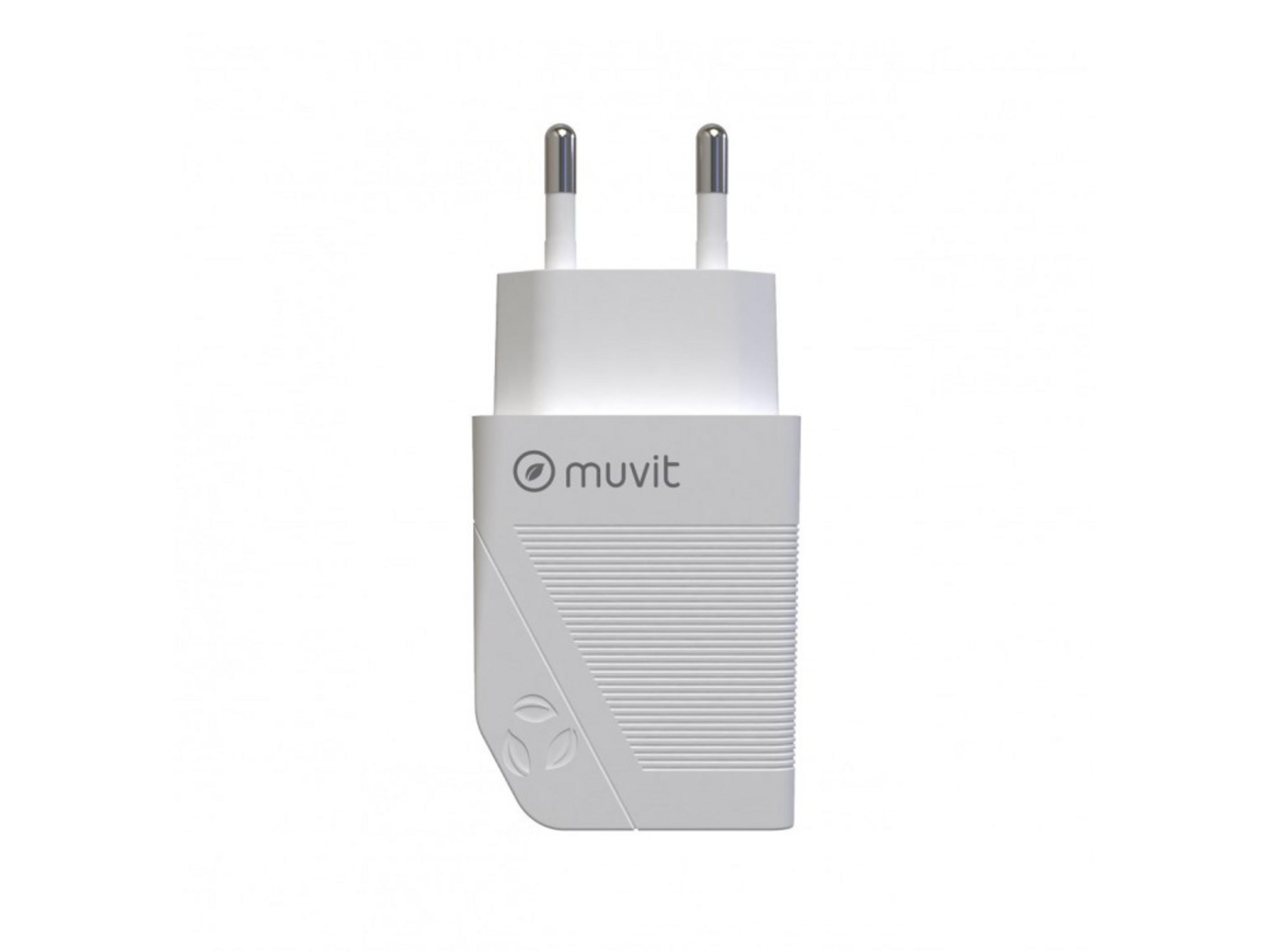 Un adaptador de corriente blanco con dos clavijas plateadas y el logo de Muvit.
