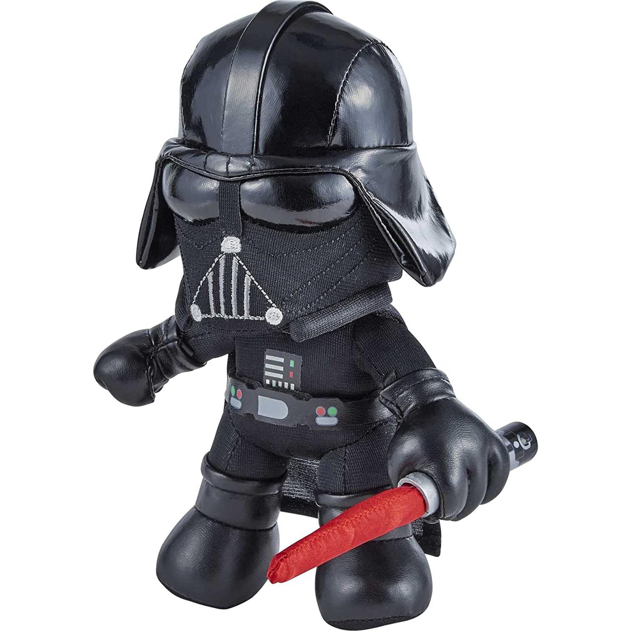 Peluche de Darth Vader con sable de luz rojo sobre fondo blanco.