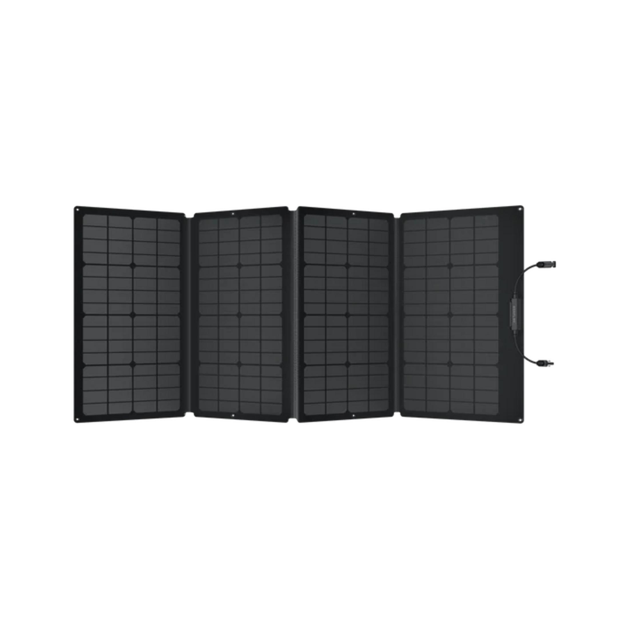 Un pannello solare nero pieghevole a quattro sezioni con connettori.