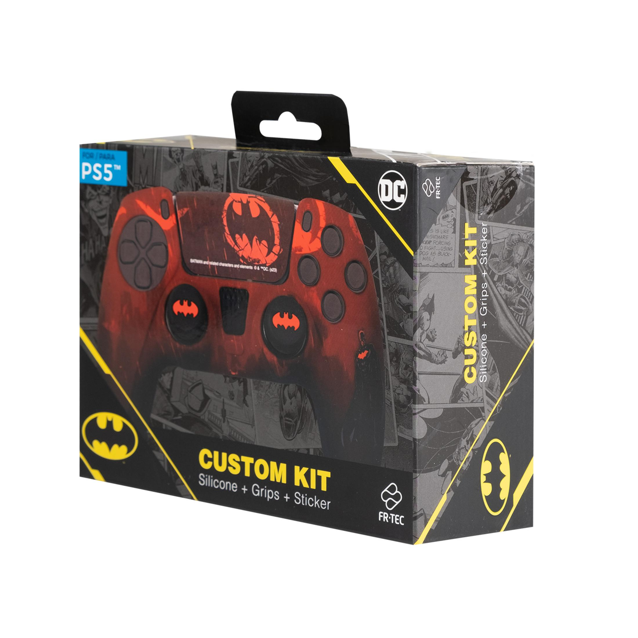 Scatola per kit controller Batman PS5 con controller rosso e design a fumetti.
