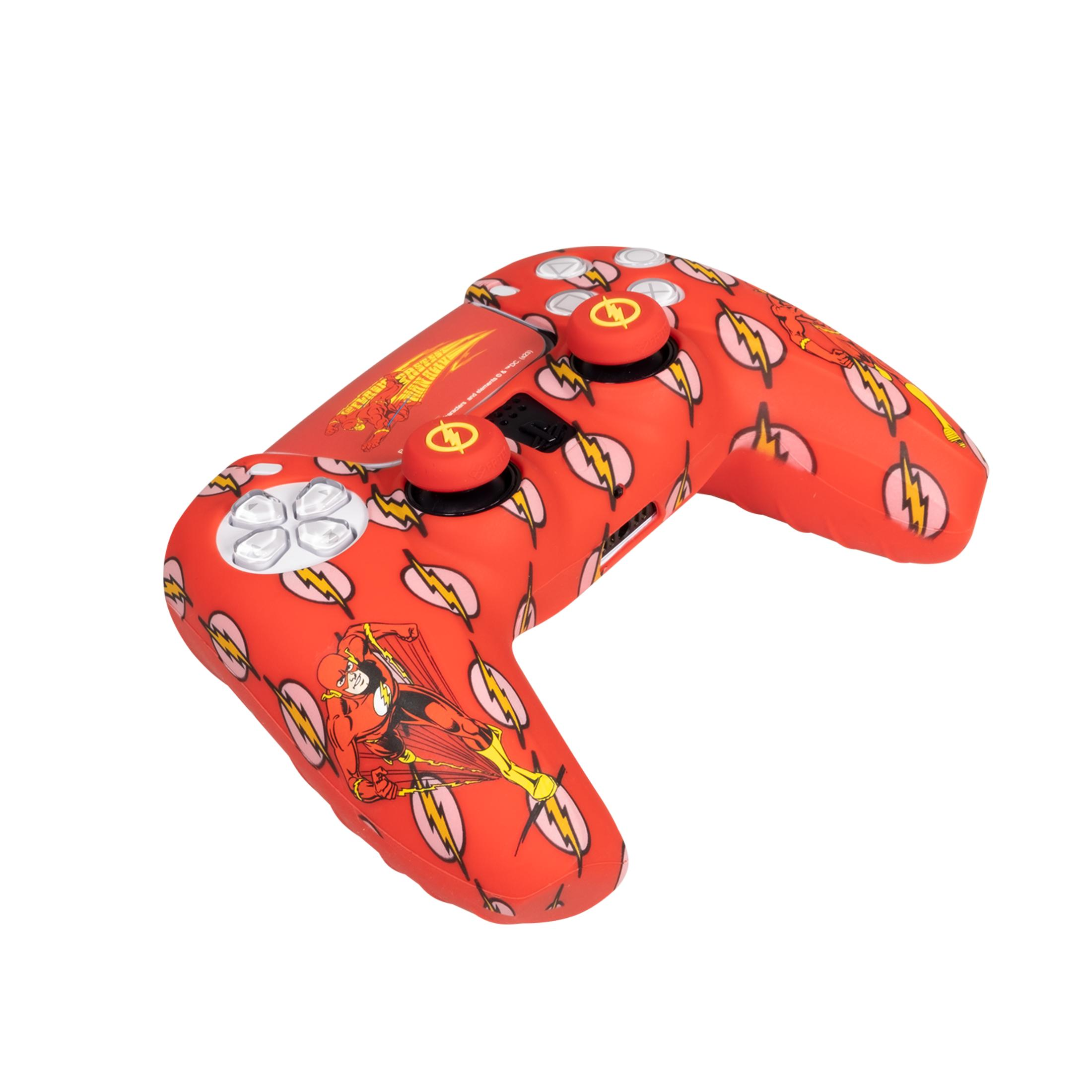 Un mando rojo decorado con logos de Flash y patrones de rayos.