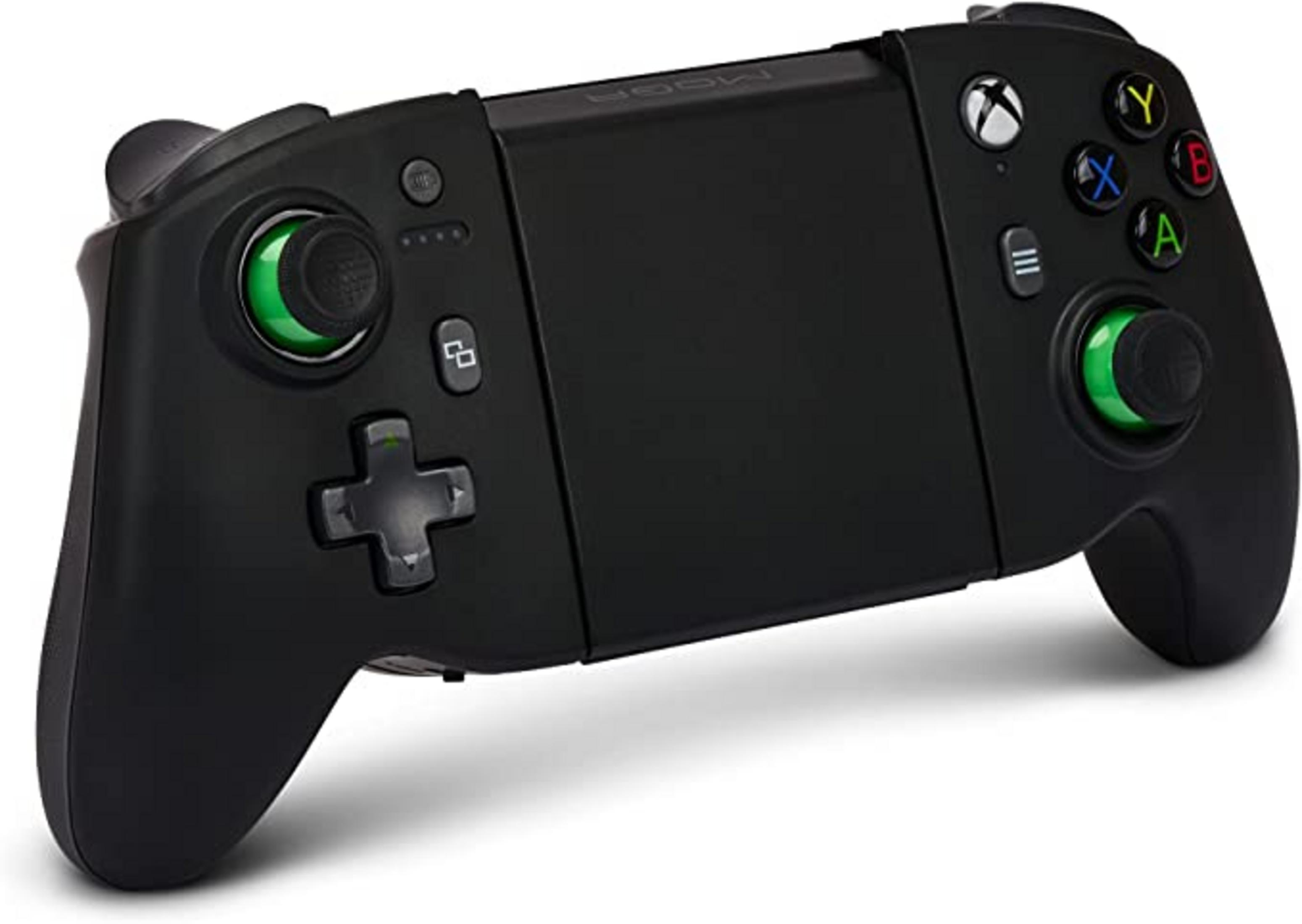 Mando negro de Xbox con detalles verdes en joysticks y botones.