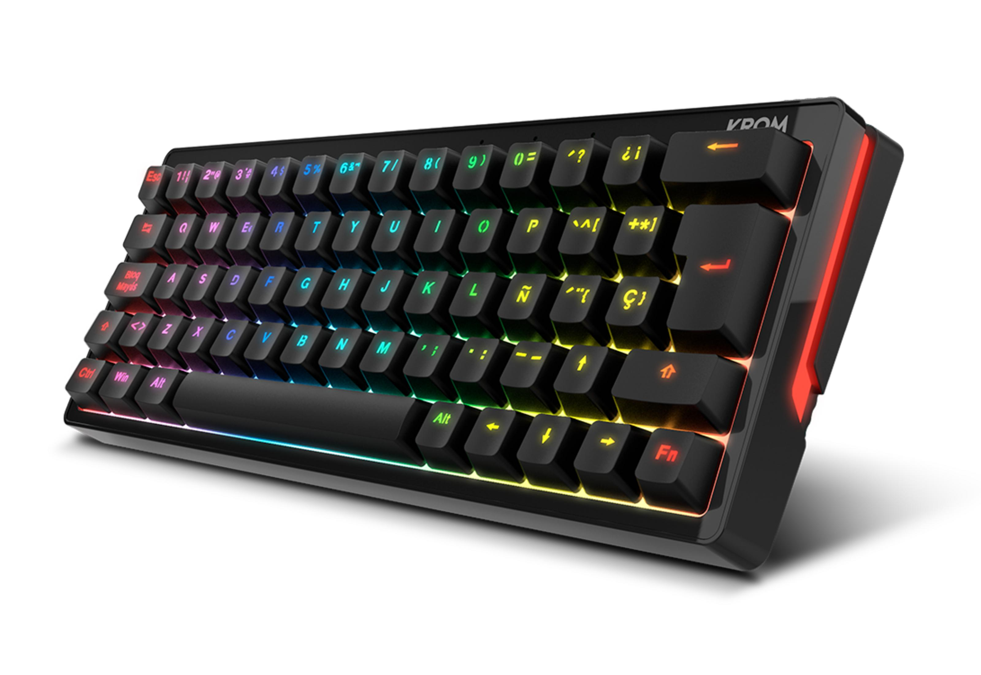 Tastiera nera con illuminazione RGB e layout spagnolo.