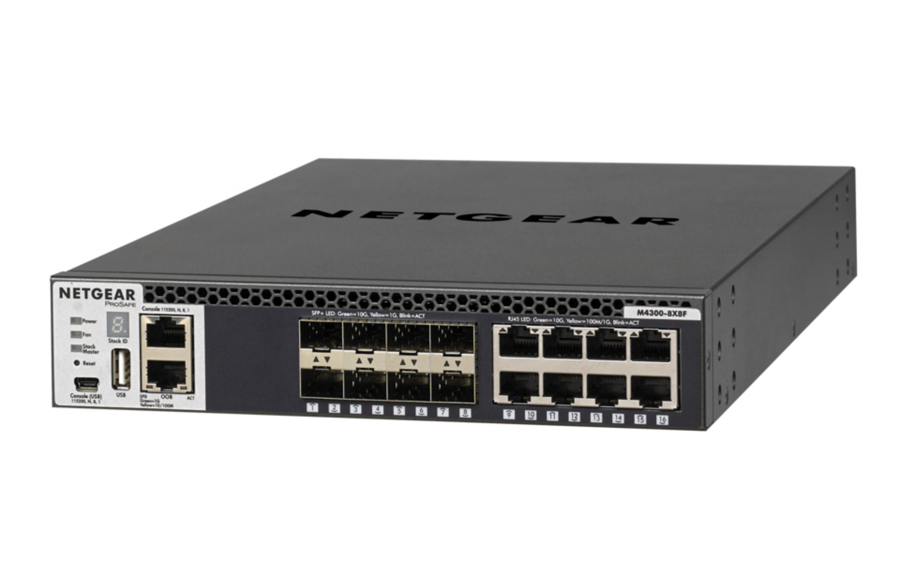 Uno switch Netgear M4300-8X8F nero con porte SFP+ e RJ45 multiple.