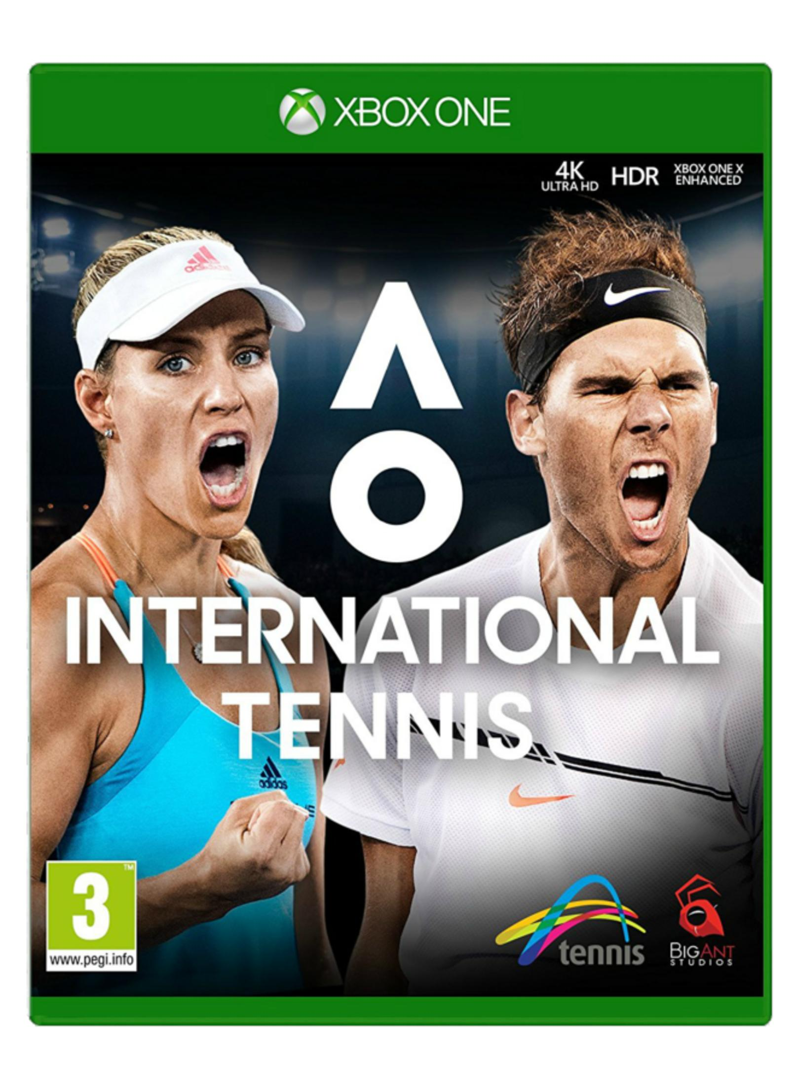 Due tennisti, un uomo e una donna, urlano sulla copertina di un gioco per Xbox One.
